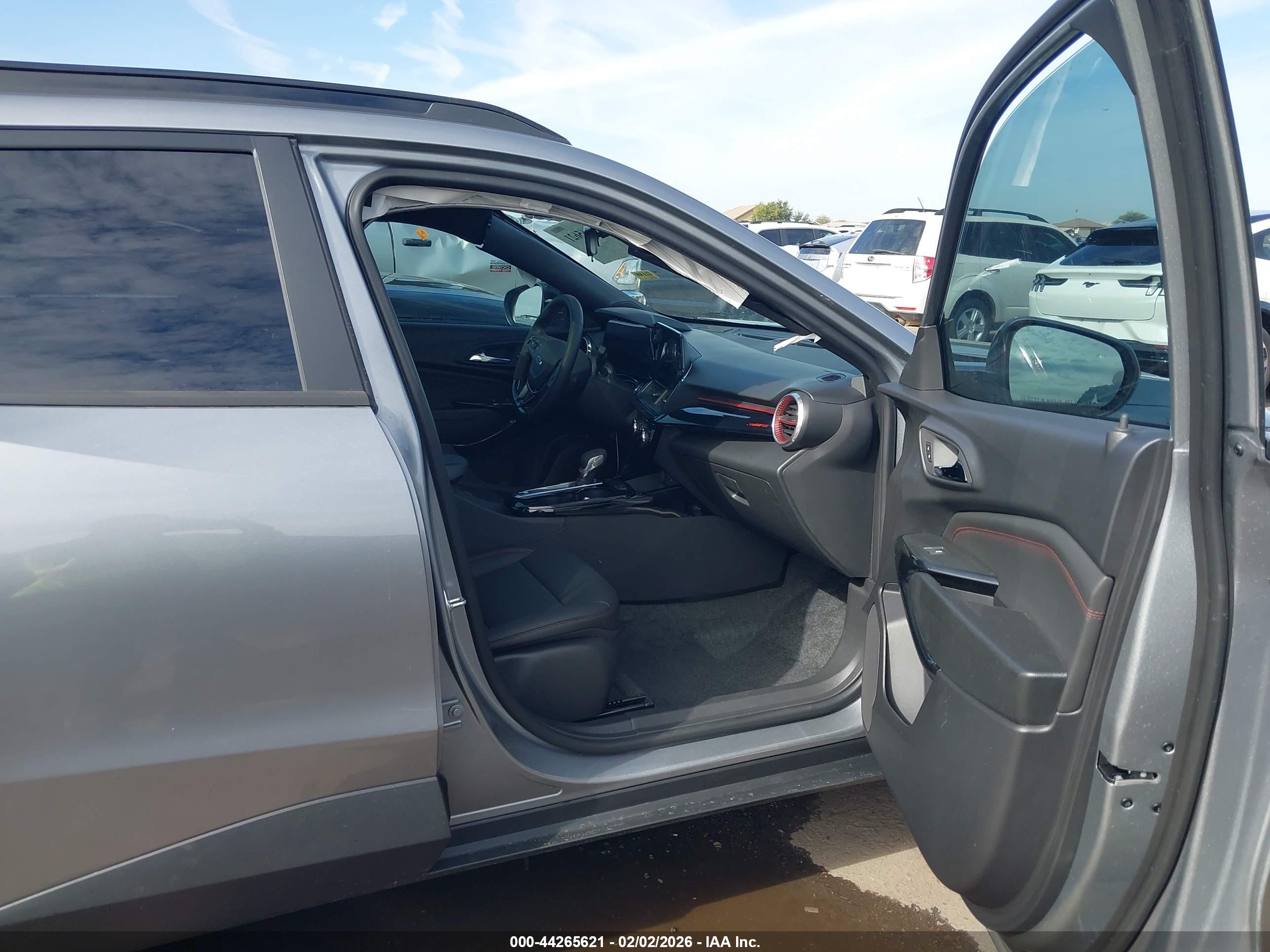 CHEVROLET TRAX image 5