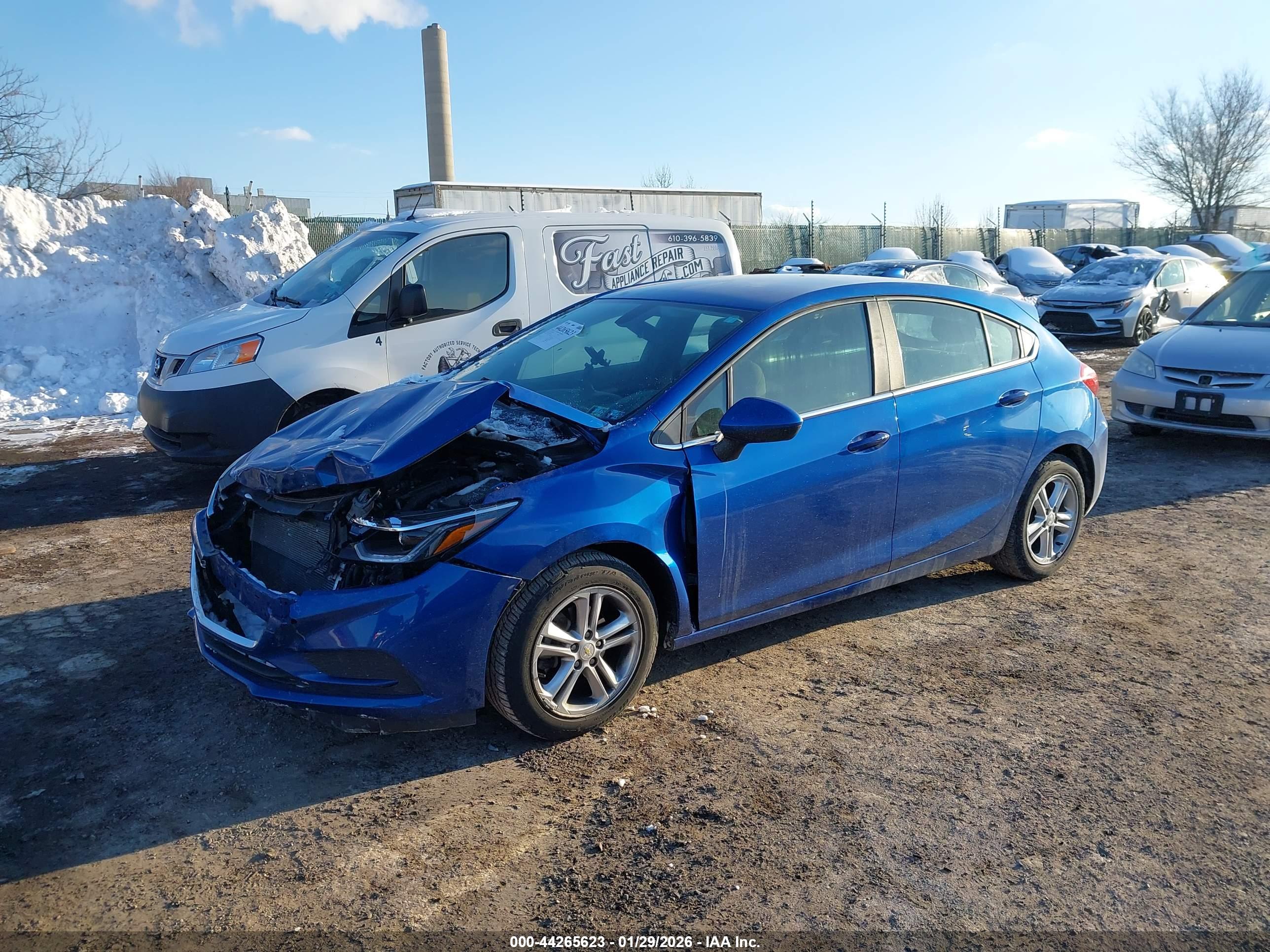 CHEVROLET CRUZE image 2