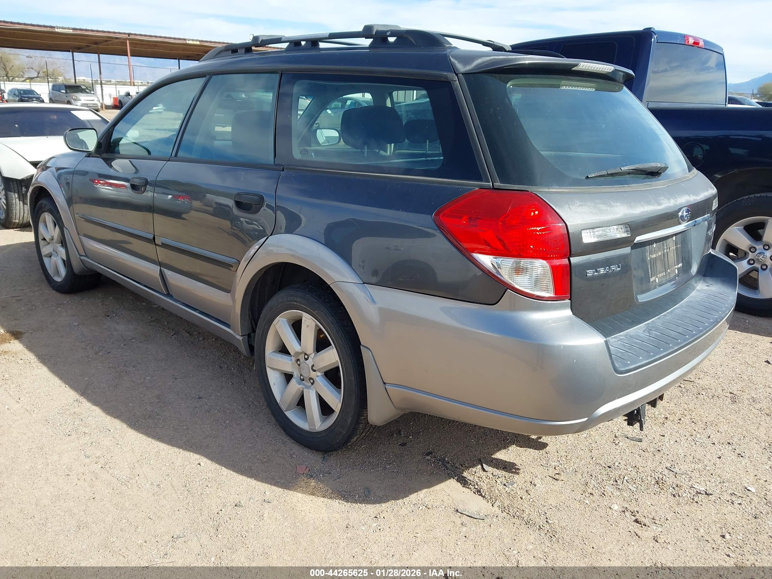 SUBARU OUTBACK image 3