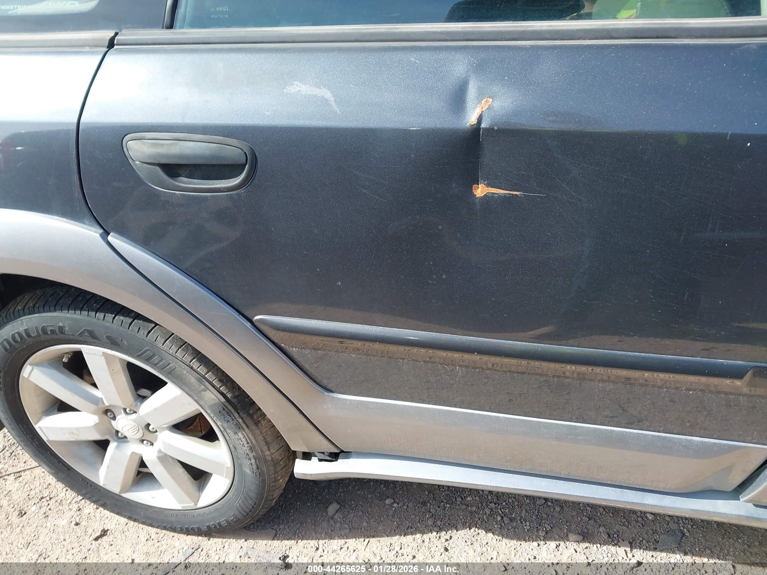 SUBARU OUTBACK image 6