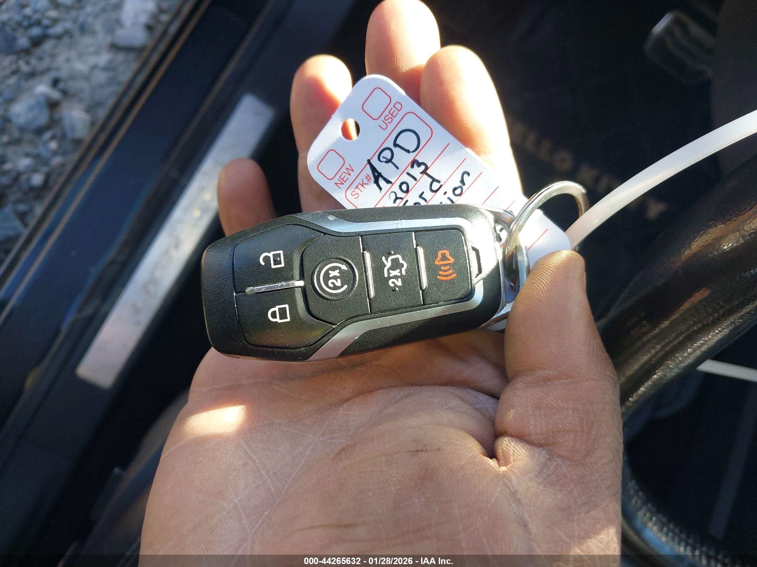 FORD FUSION image 11