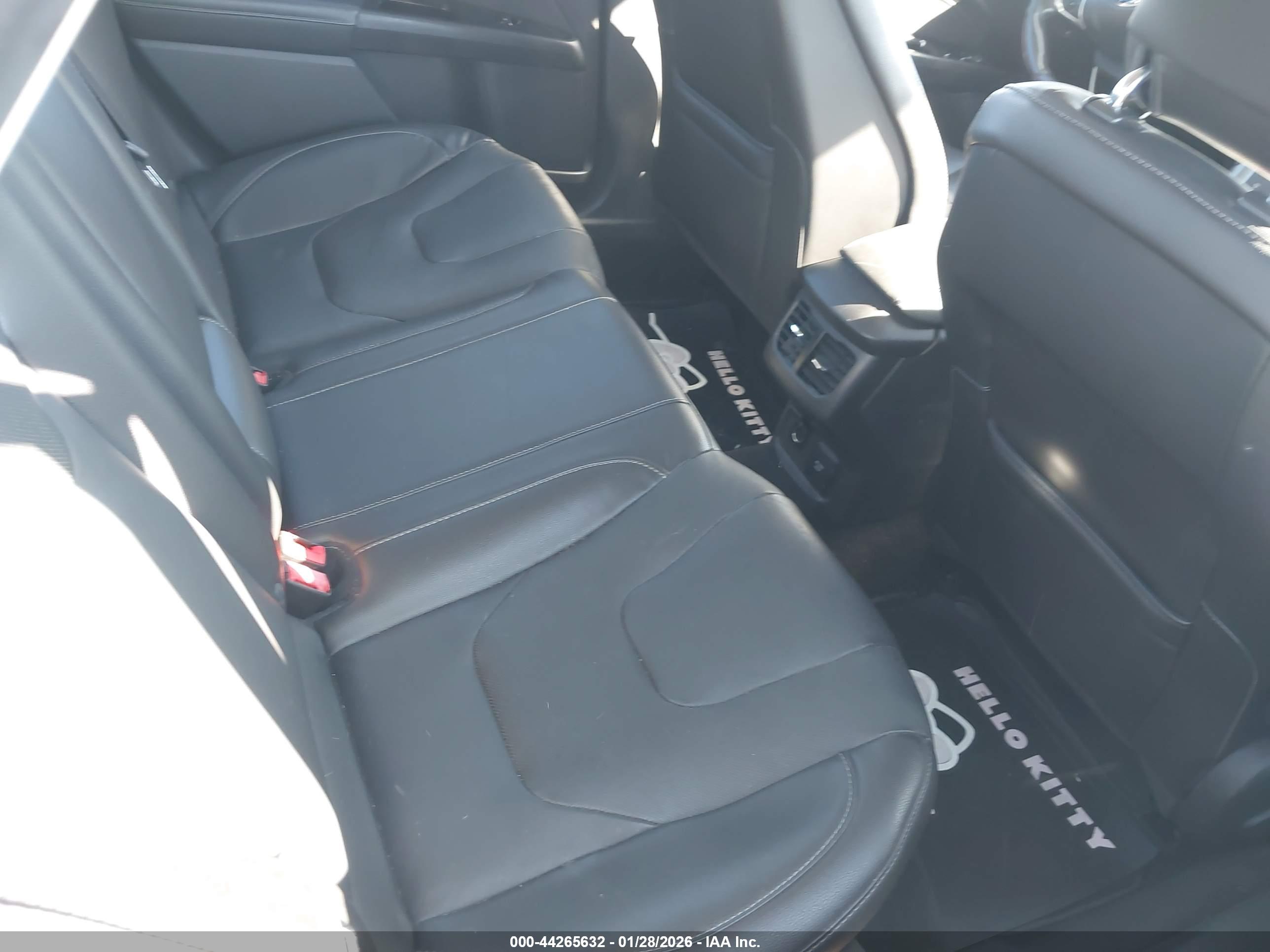 FORD FUSION image 8