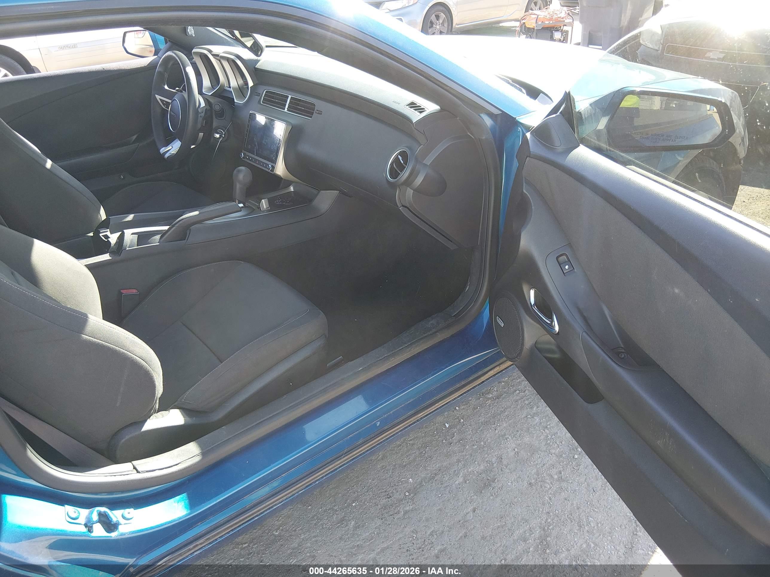 CHEVROLET CAMARO image 5