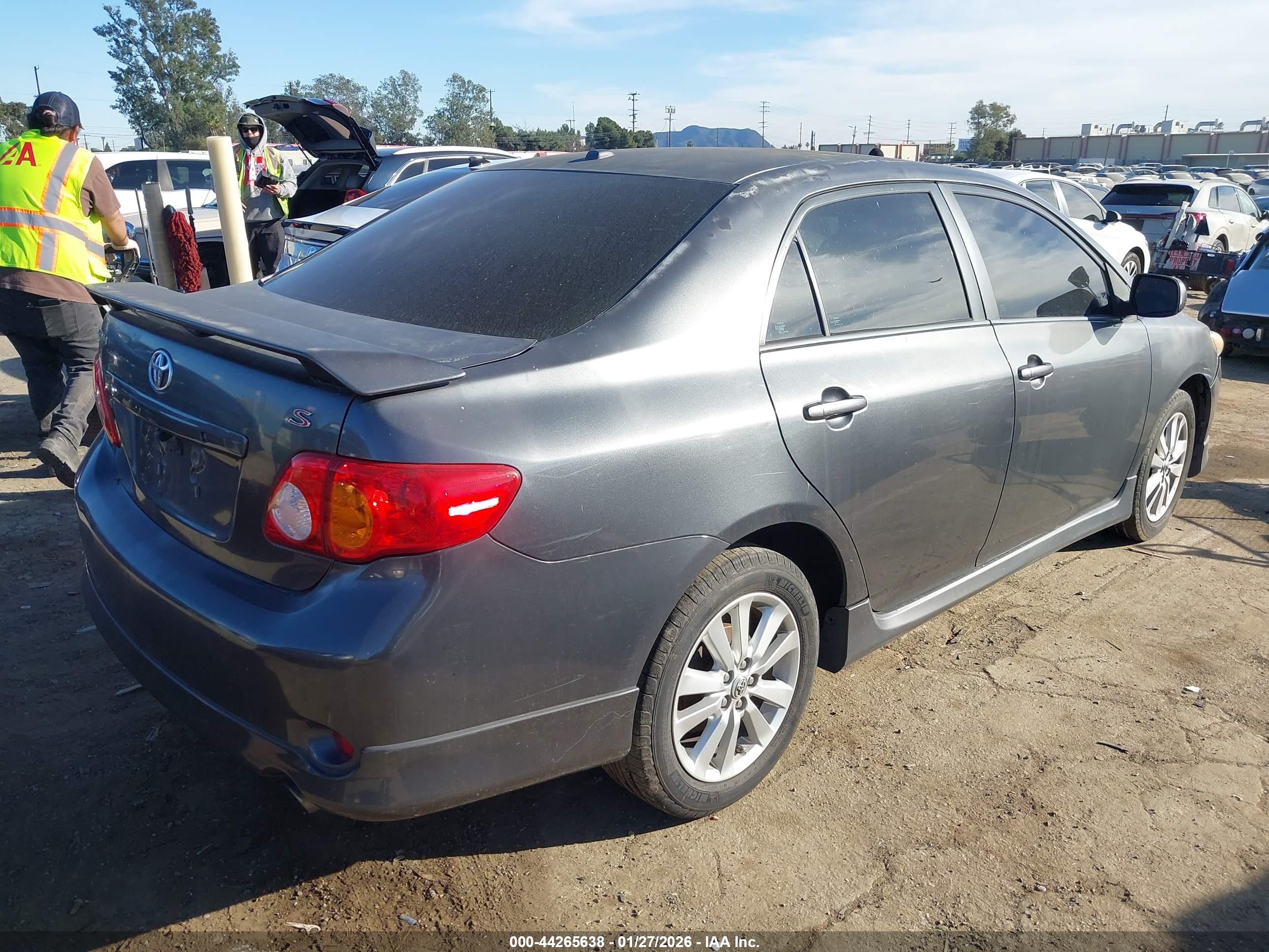 TOYOTA COROLLA image 4