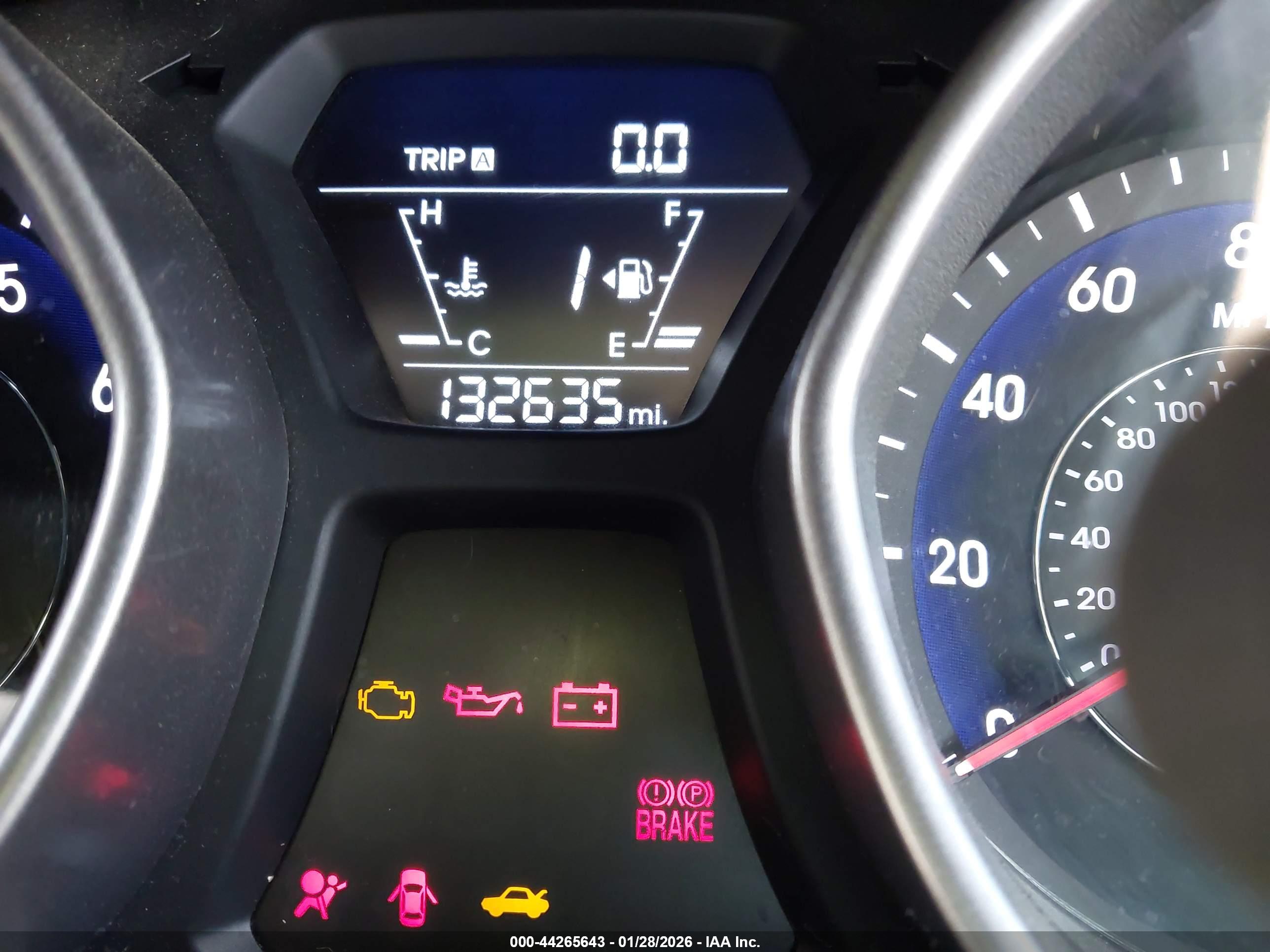HYUNDAI ELANTRA image 7
