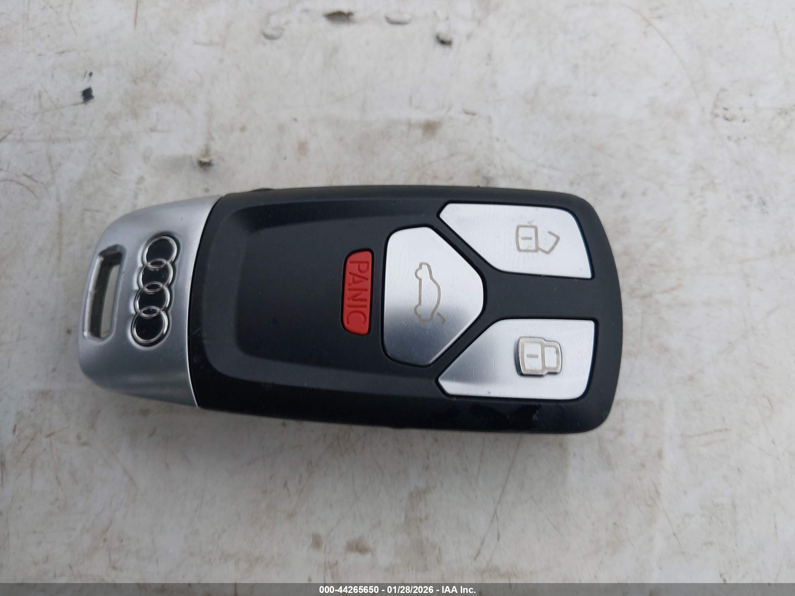 AUDI A4 image 11