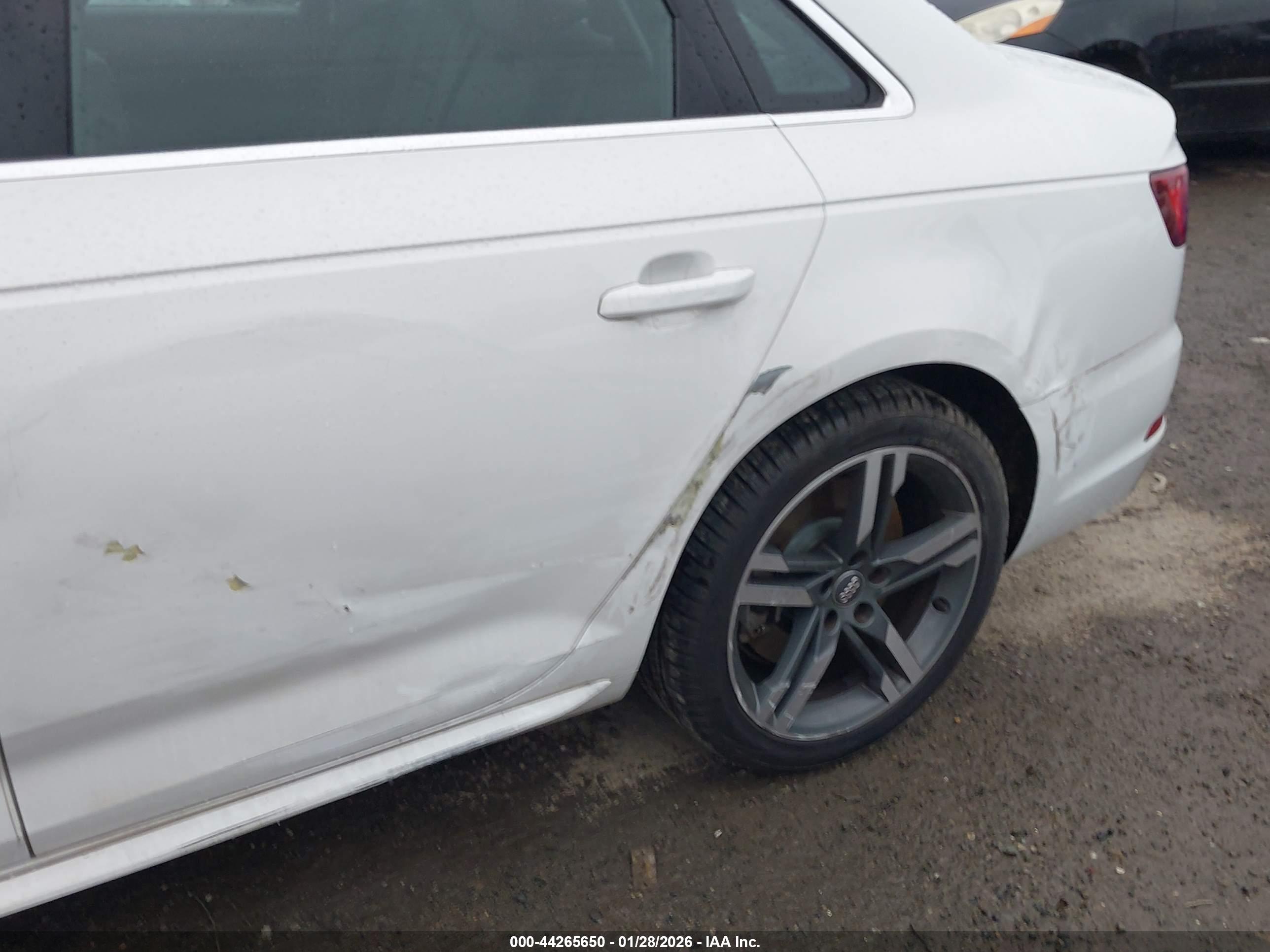 AUDI A4 image 6