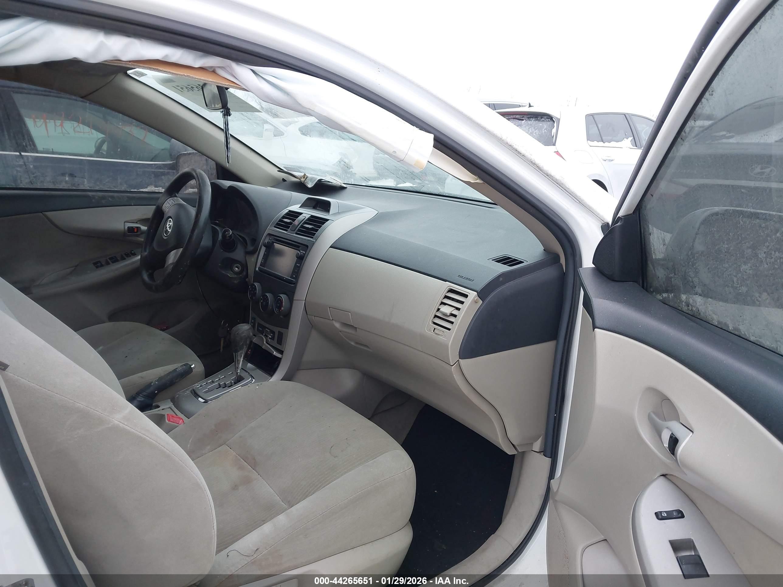 TOYOTA COROLLA image 5