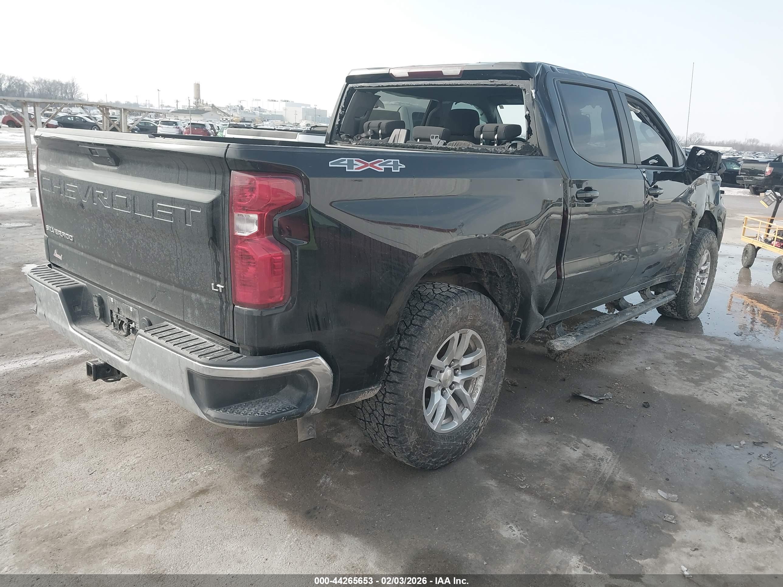 CHEVROLET SILVERADO image 4