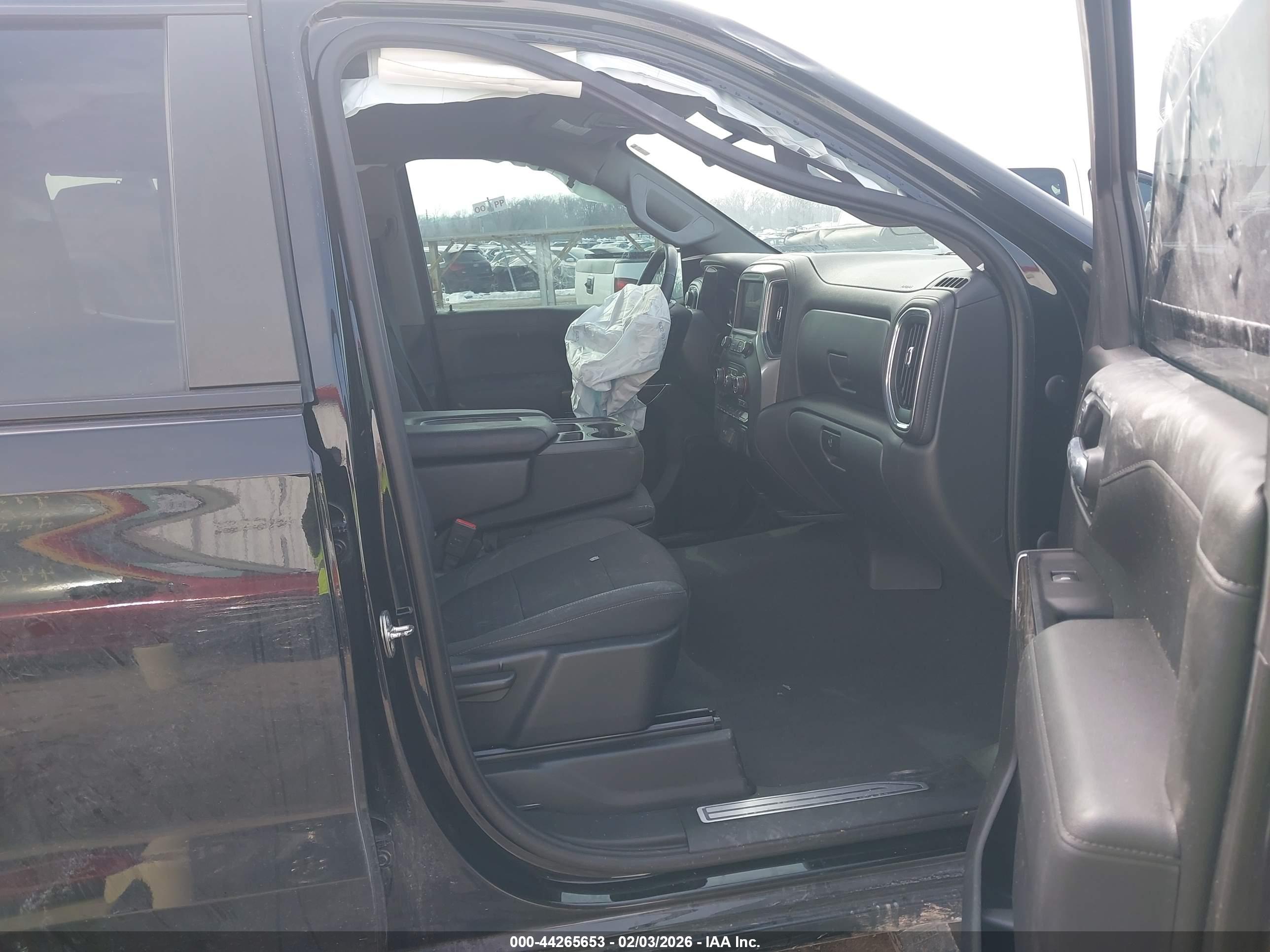 CHEVROLET SILVERADO image 5
