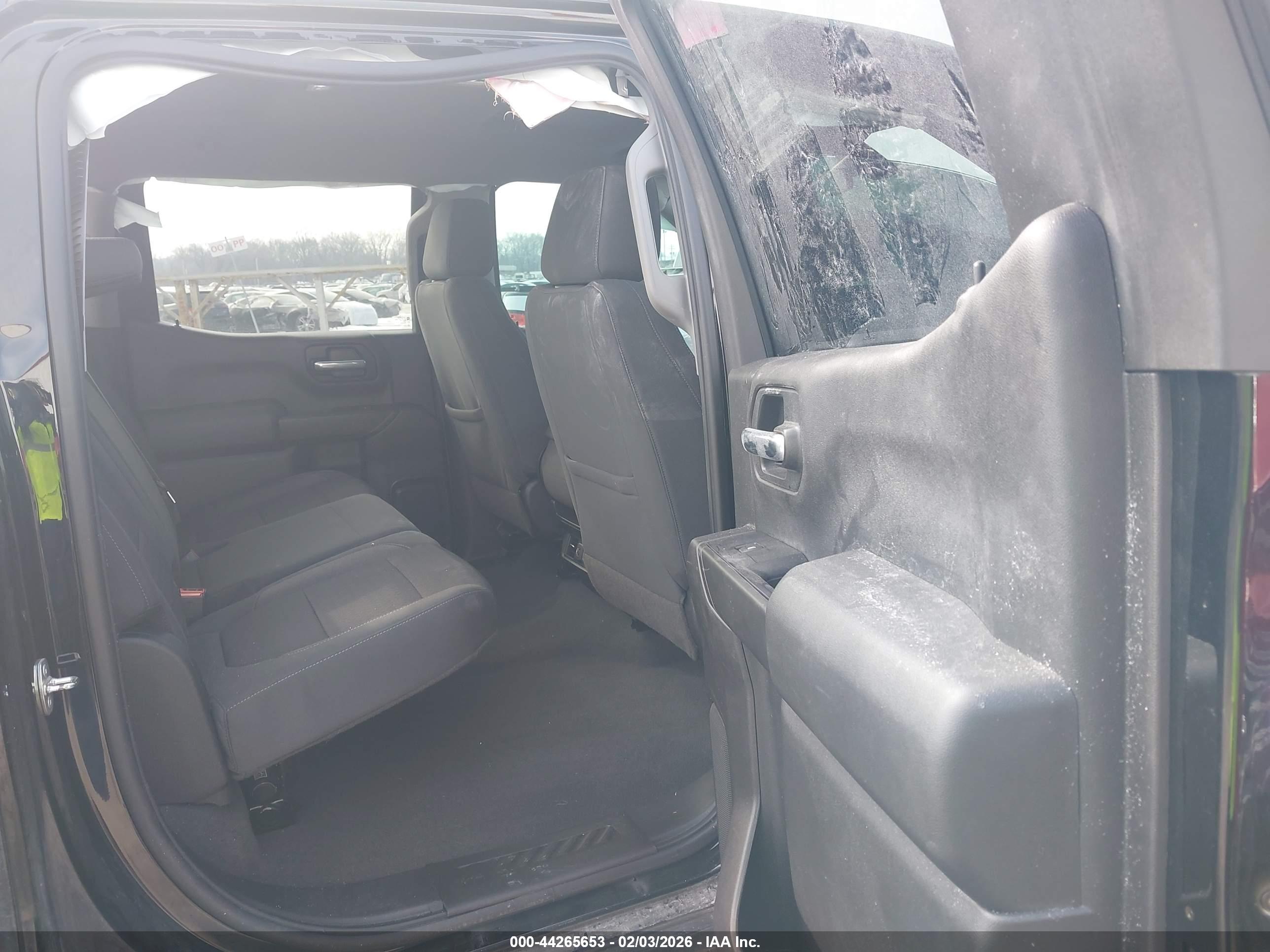 CHEVROLET SILVERADO image 8