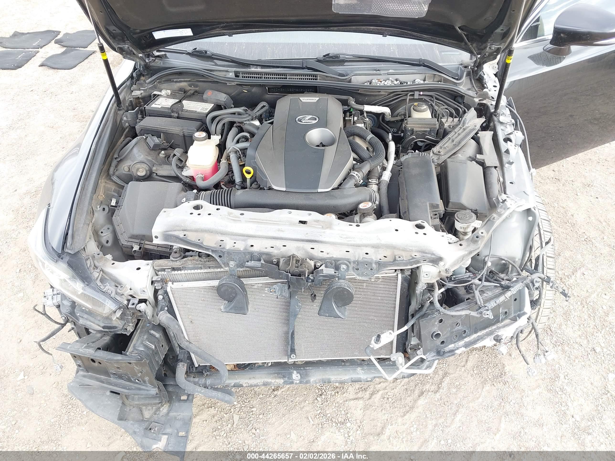 LEXUS IS image 10