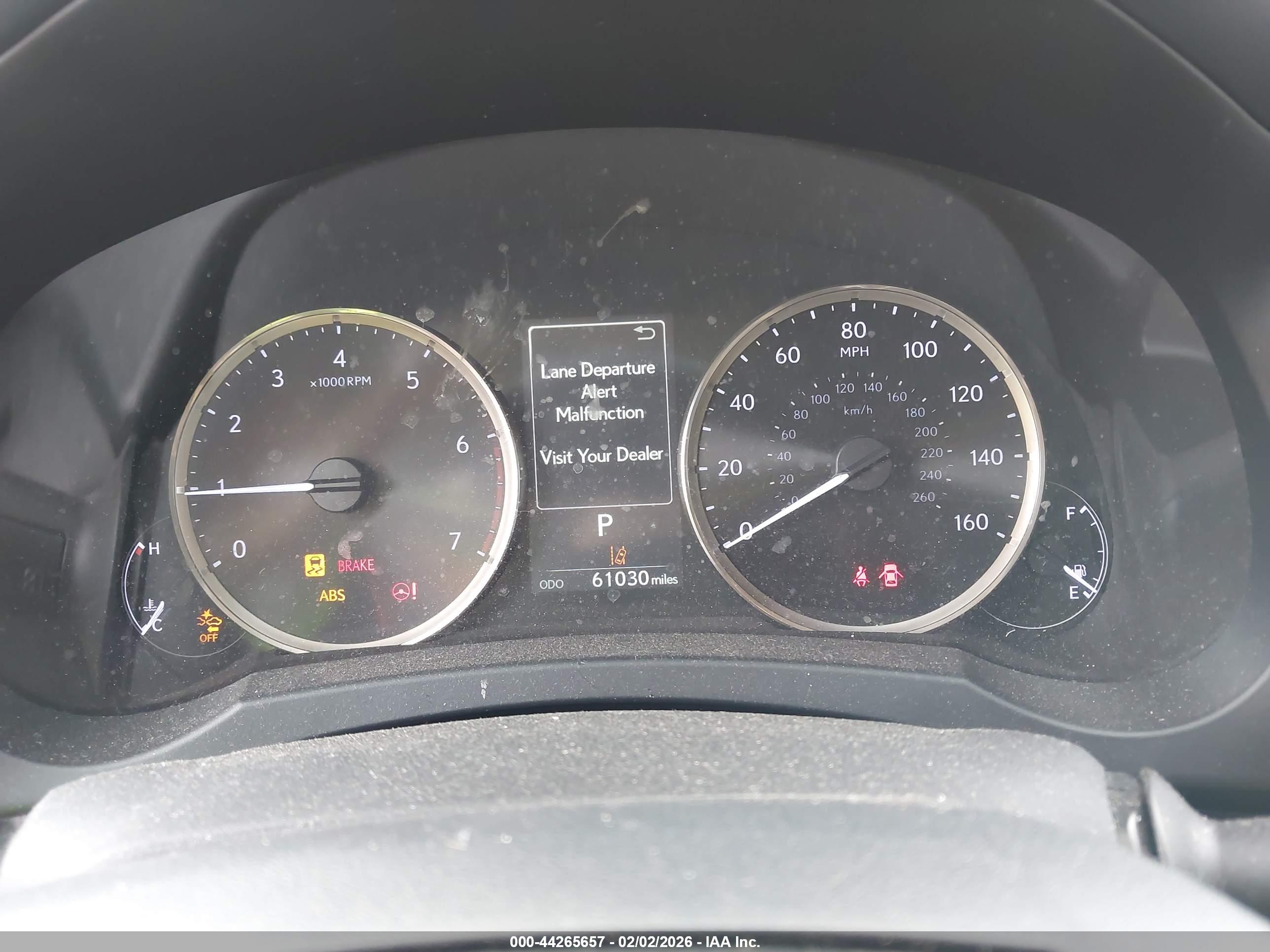 LEXUS IS image 7