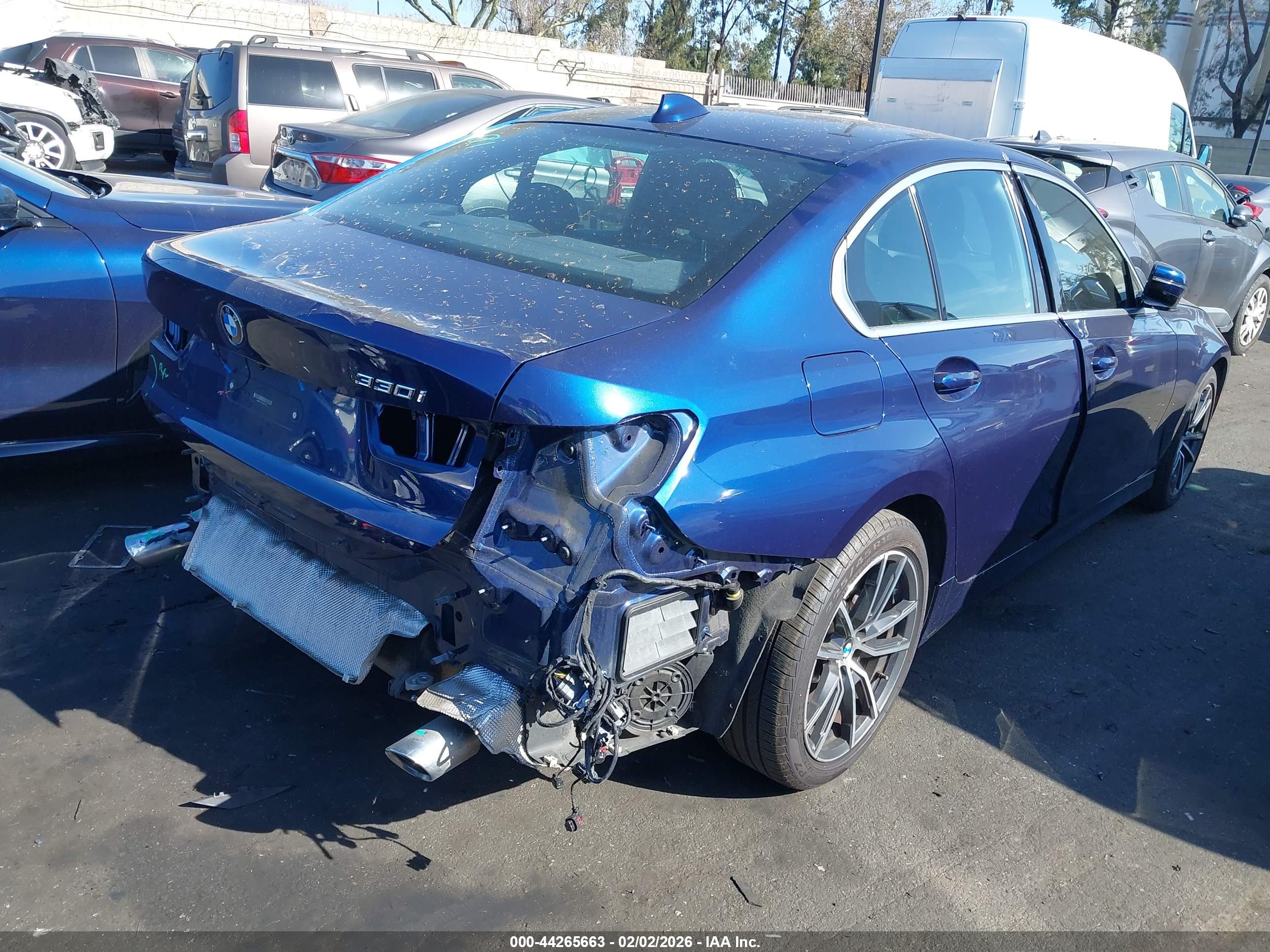 BMW 330I image 4