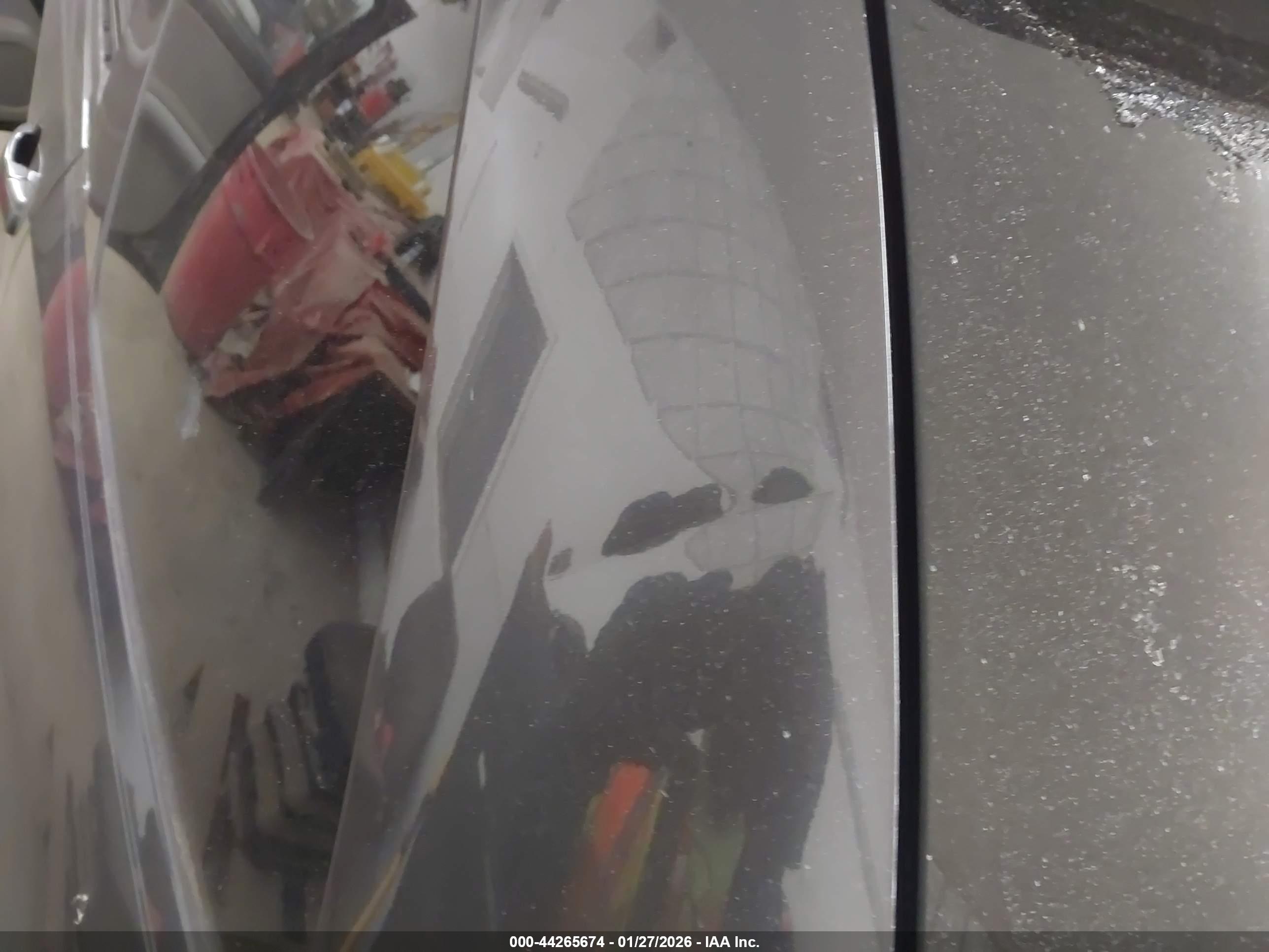 CHEVROLET EQUINOX image 6