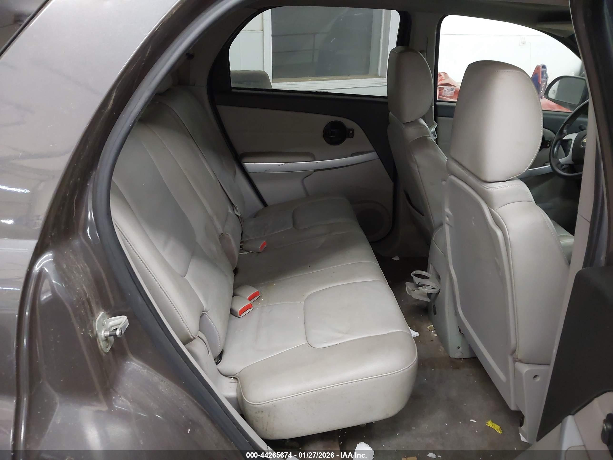 CHEVROLET EQUINOX image 8