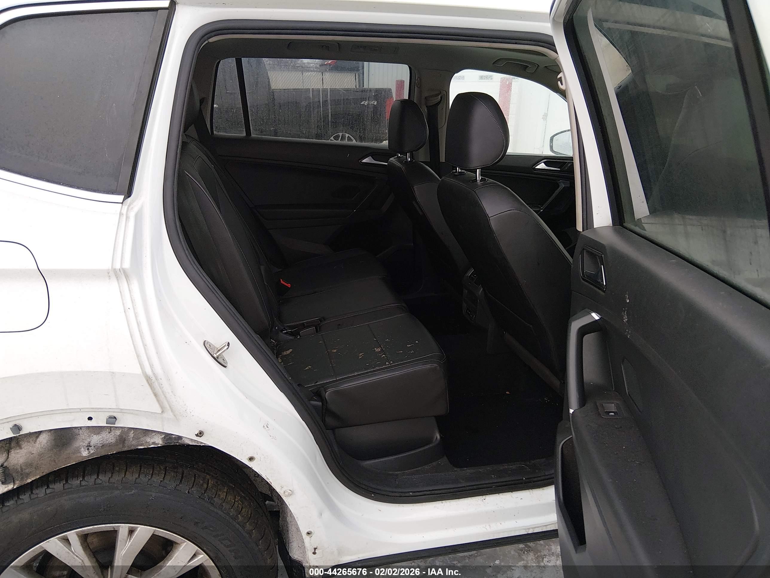 VOLKSWAGEN TIGUAN image 8