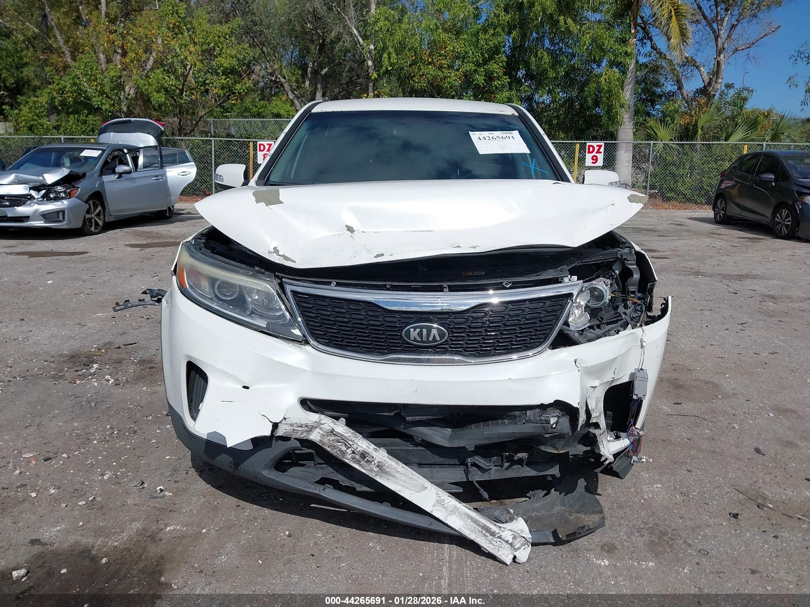 KIA SORENTO image 6