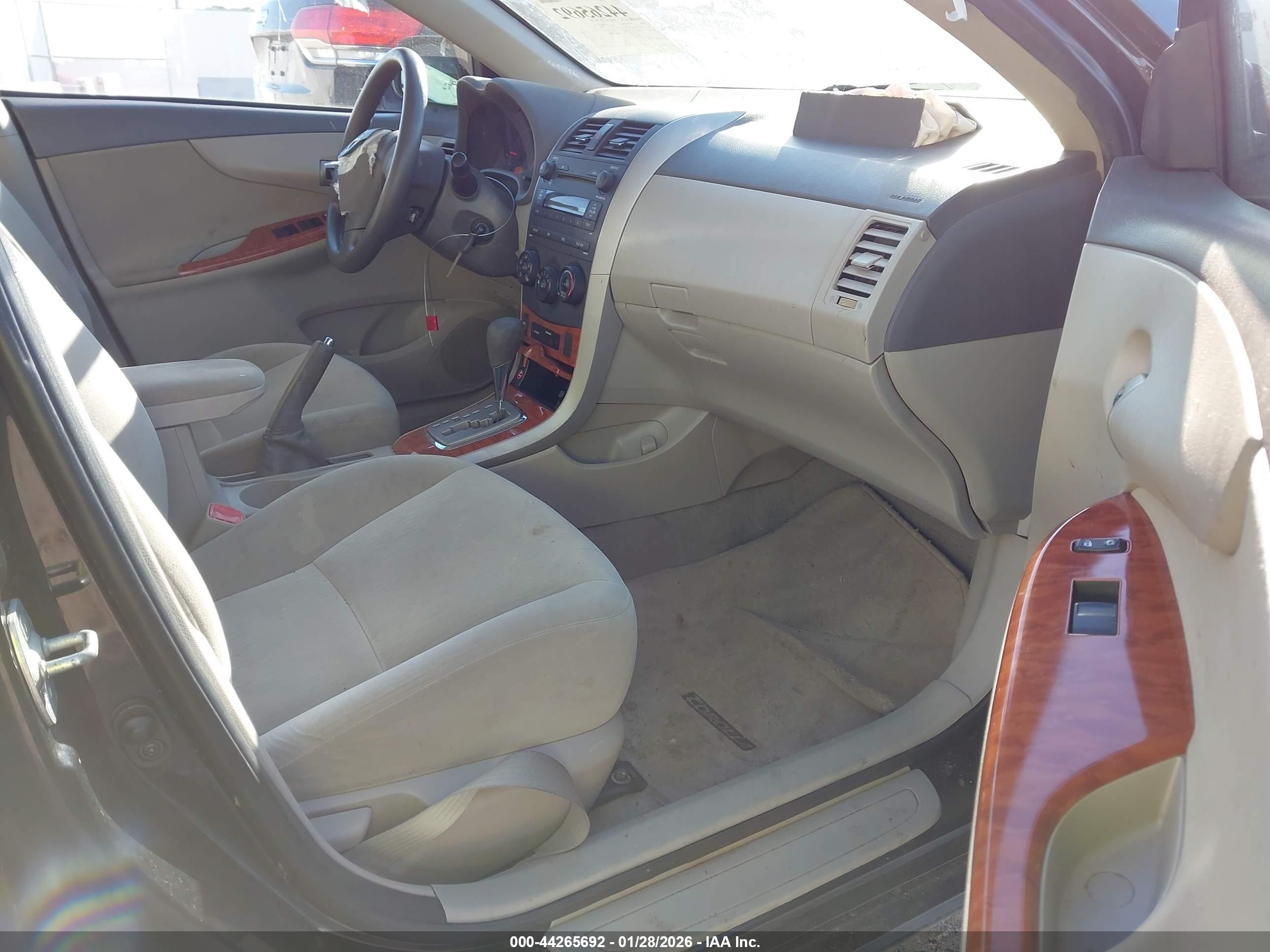 TOYOTA COROLLA image 5