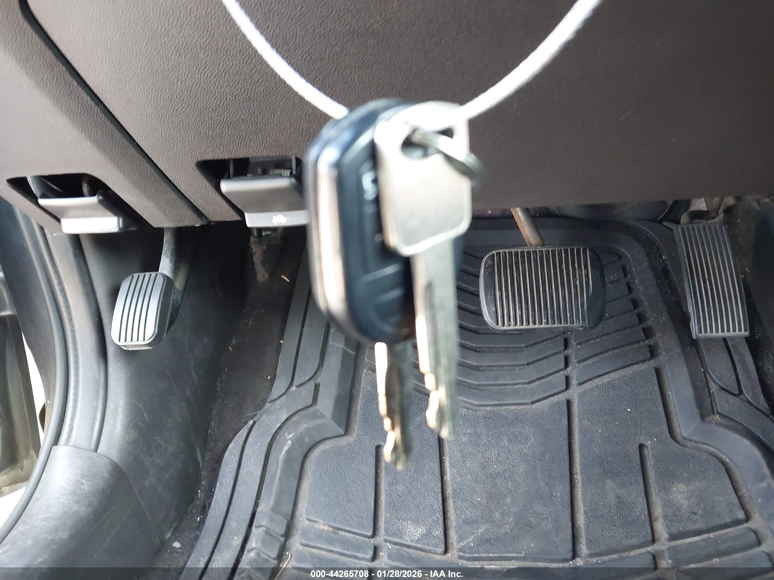 FORD ESCAPE image 11