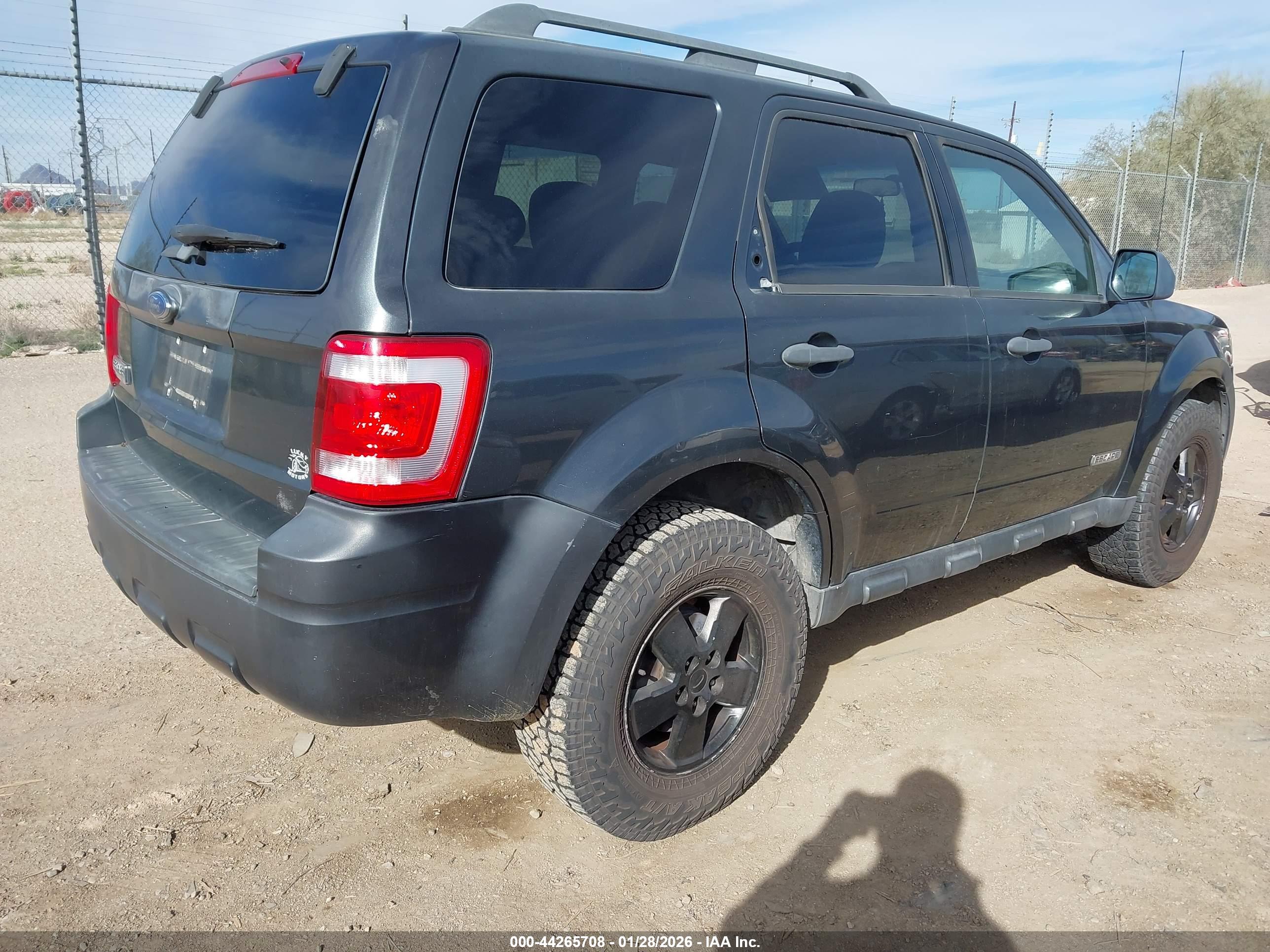 FORD ESCAPE image 4