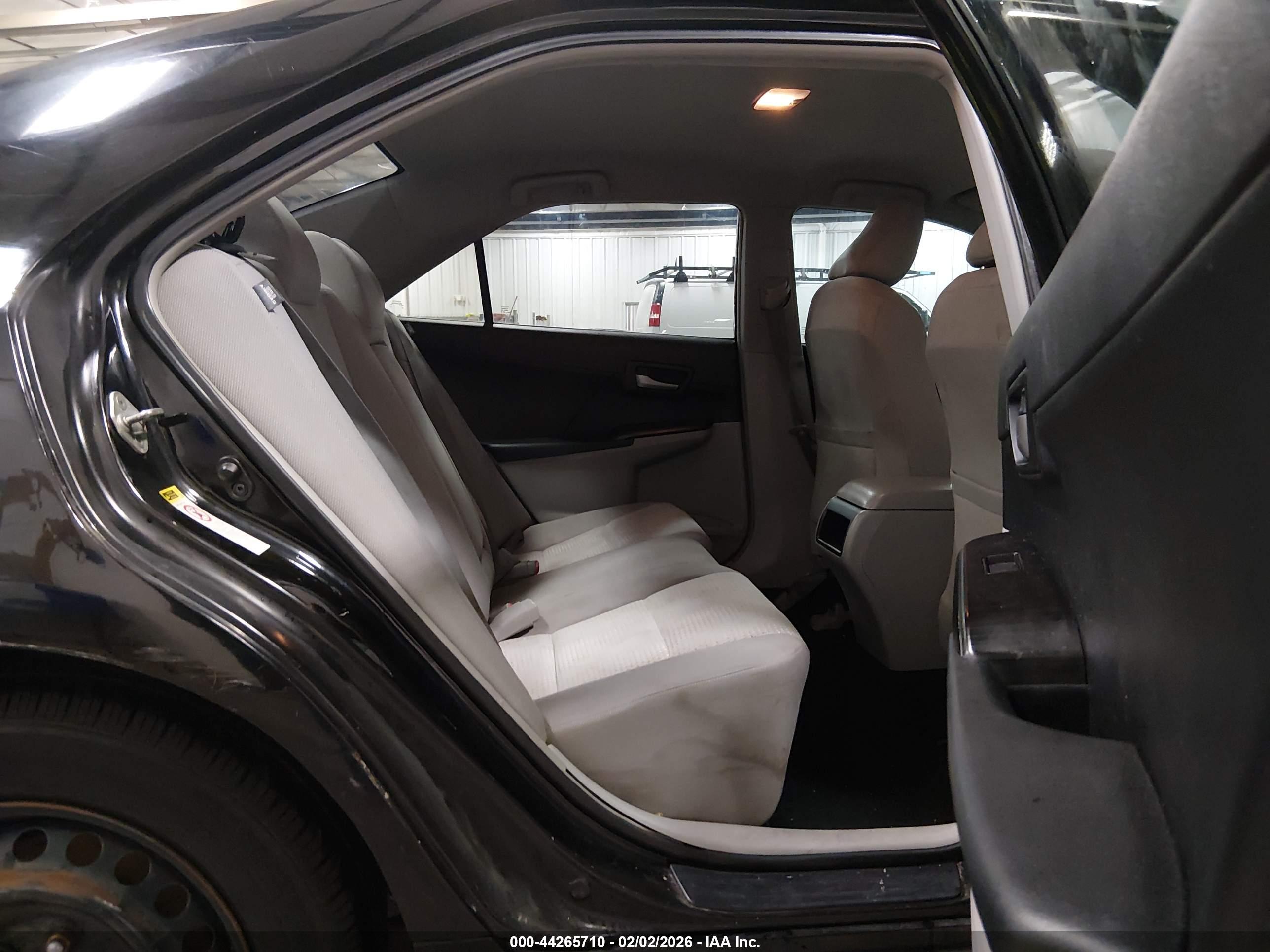 TOYOTA CAMRY image 8