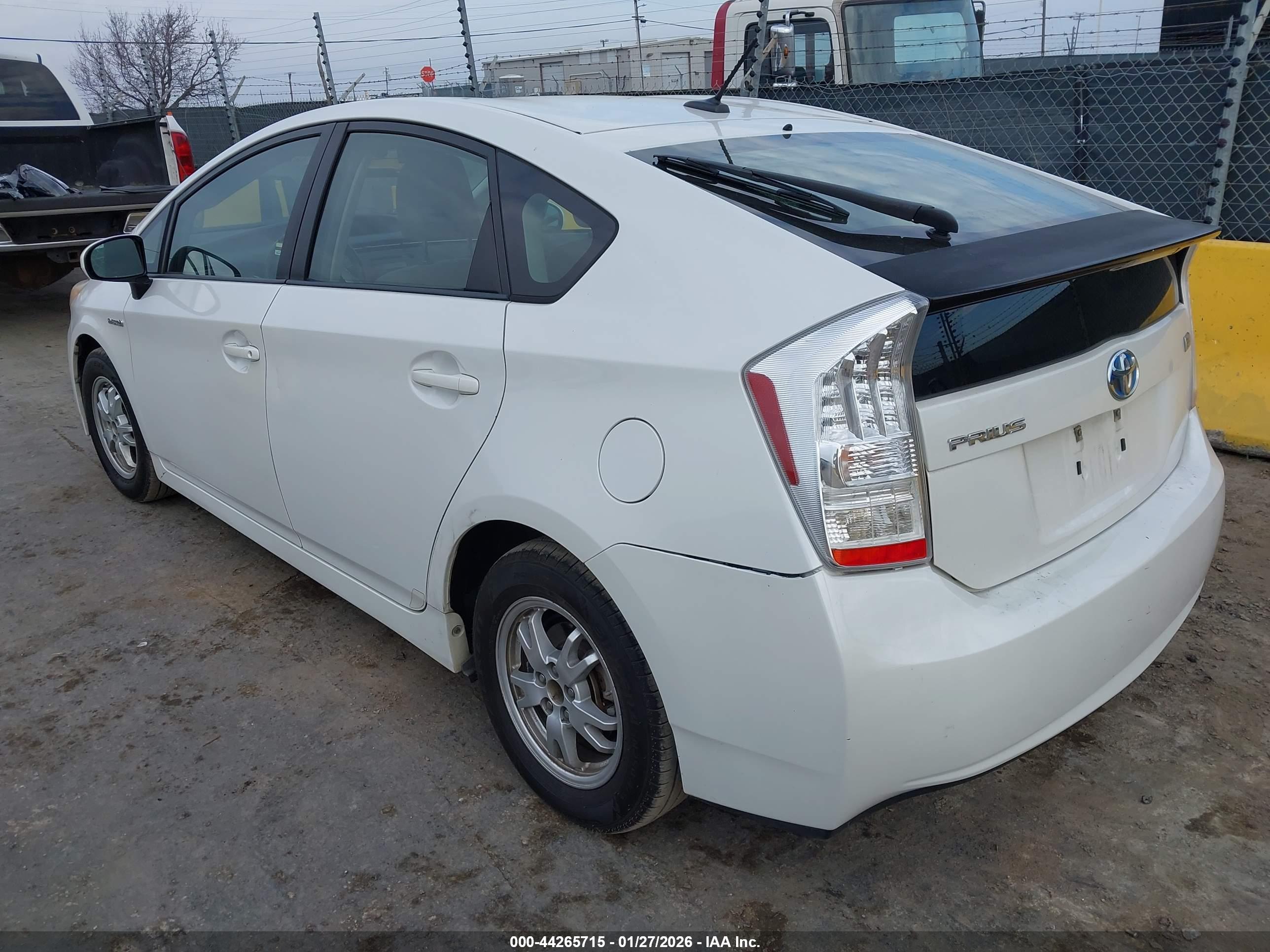 TOYOTA PRIUS image 3