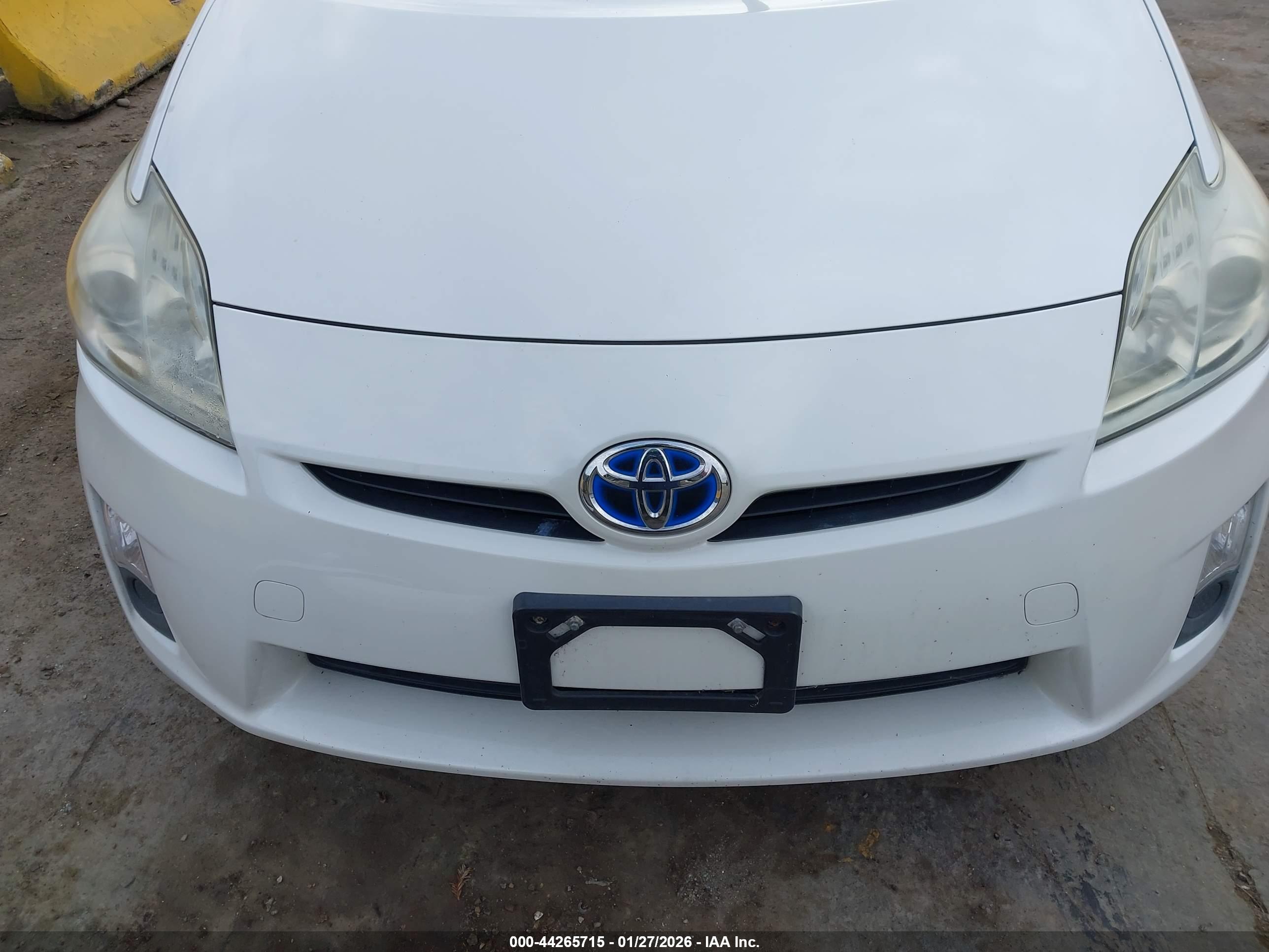 TOYOTA PRIUS image 6