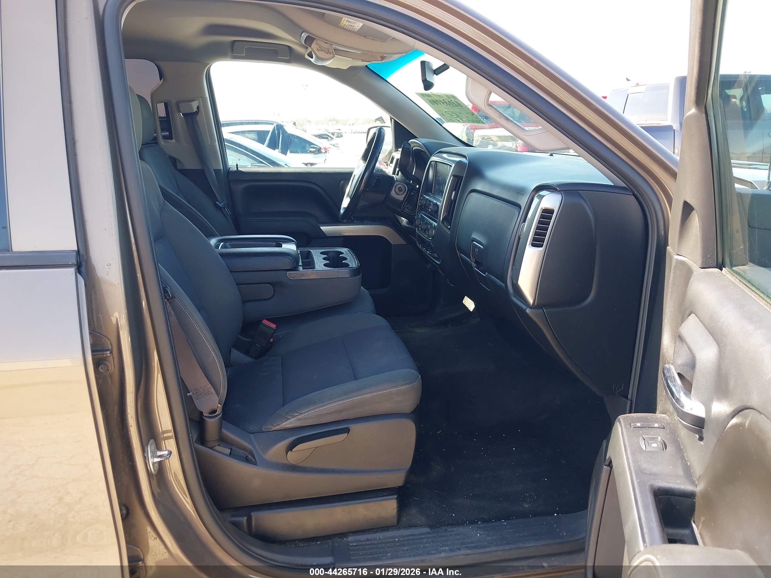 CHEVROLET SILVERADO image 5
