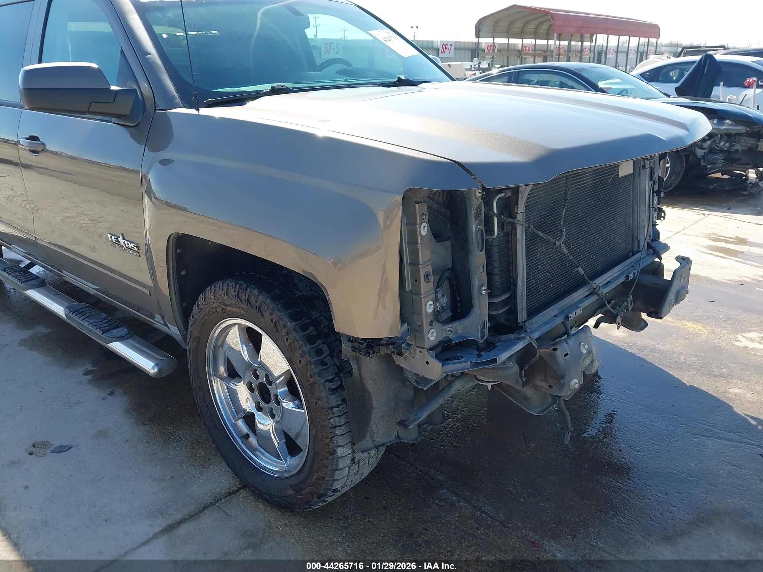 CHEVROLET SILVERADO image 6