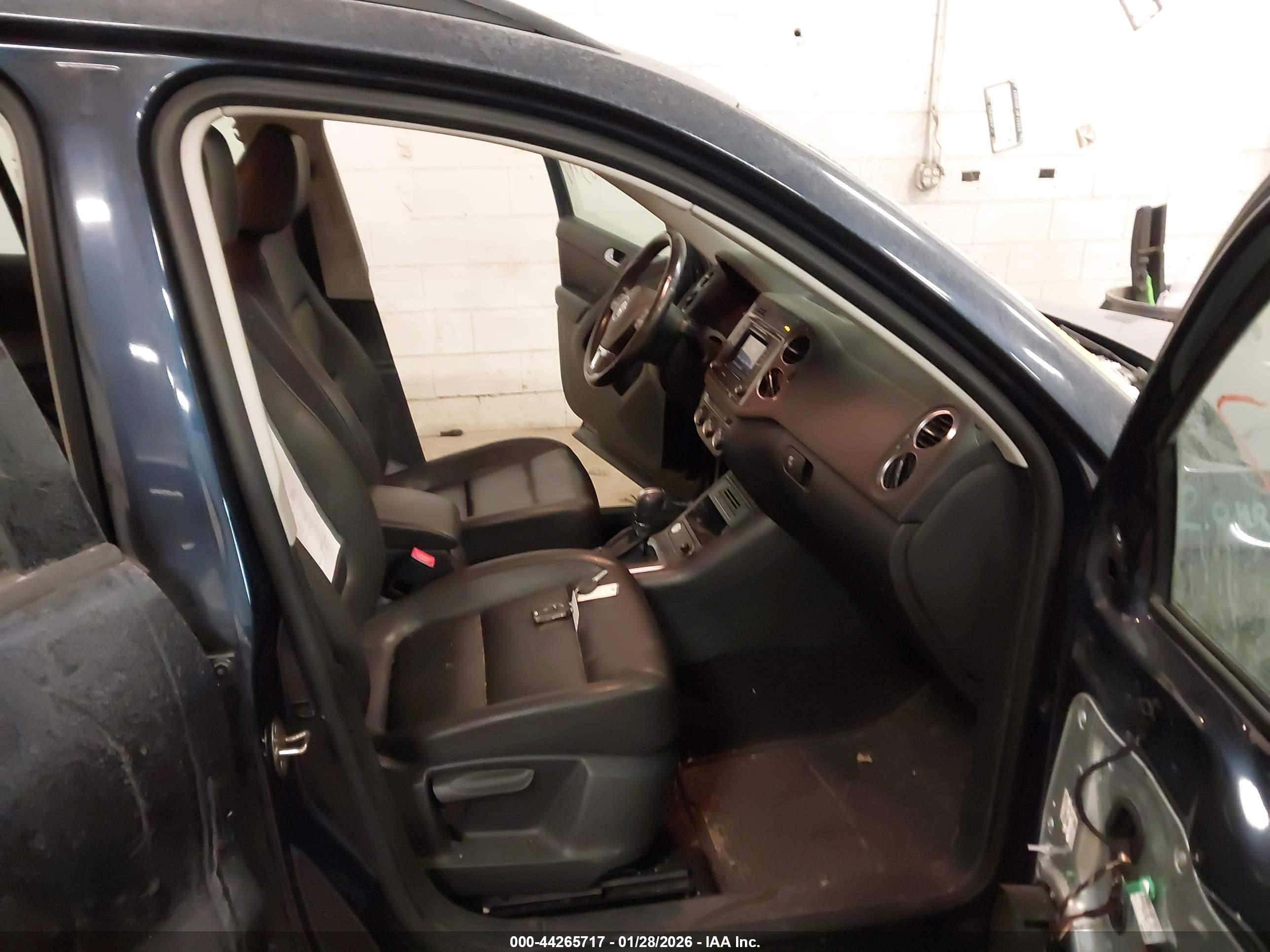 VOLKSWAGEN TIGUAN image 5