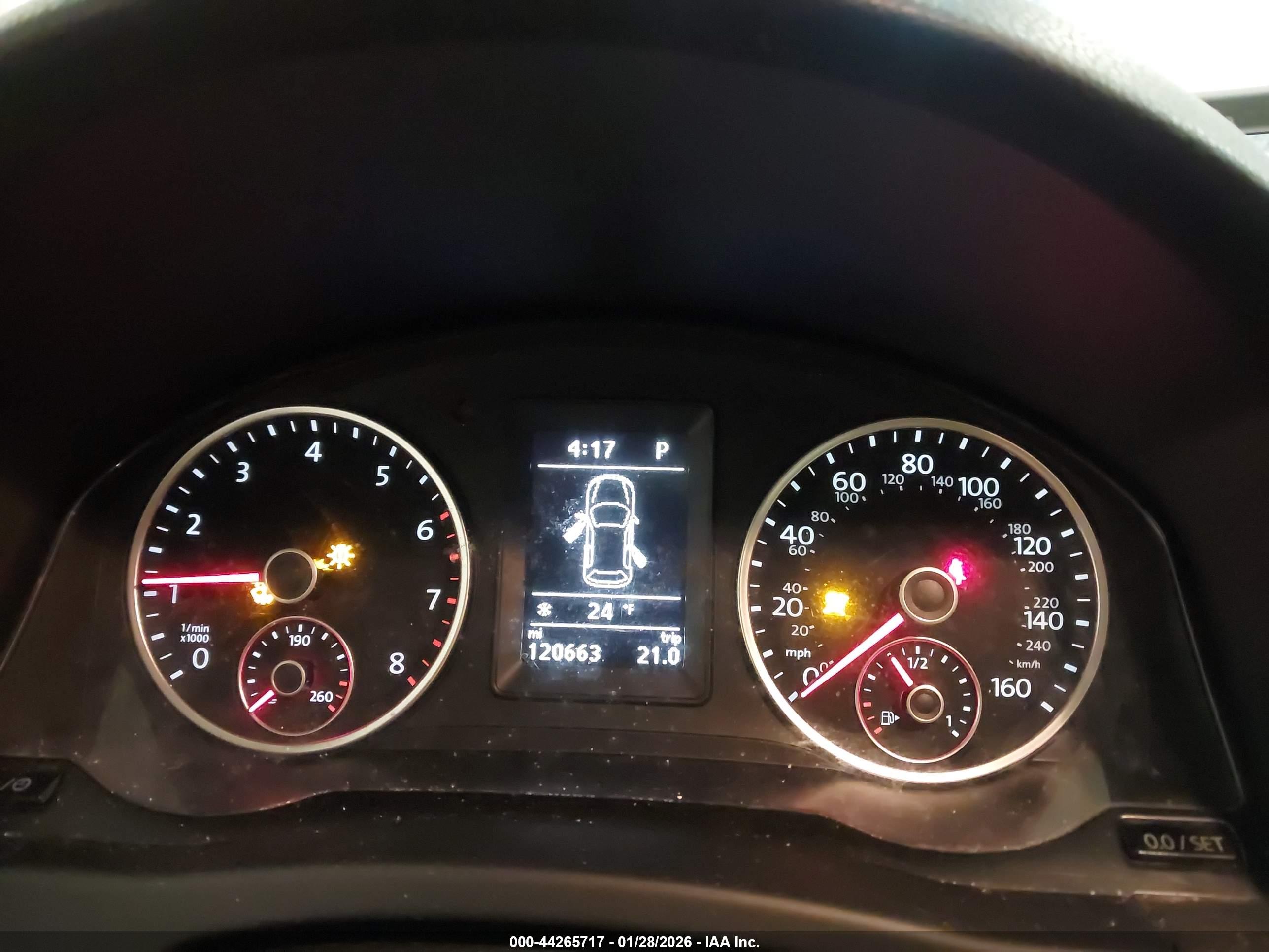VOLKSWAGEN TIGUAN image 7
