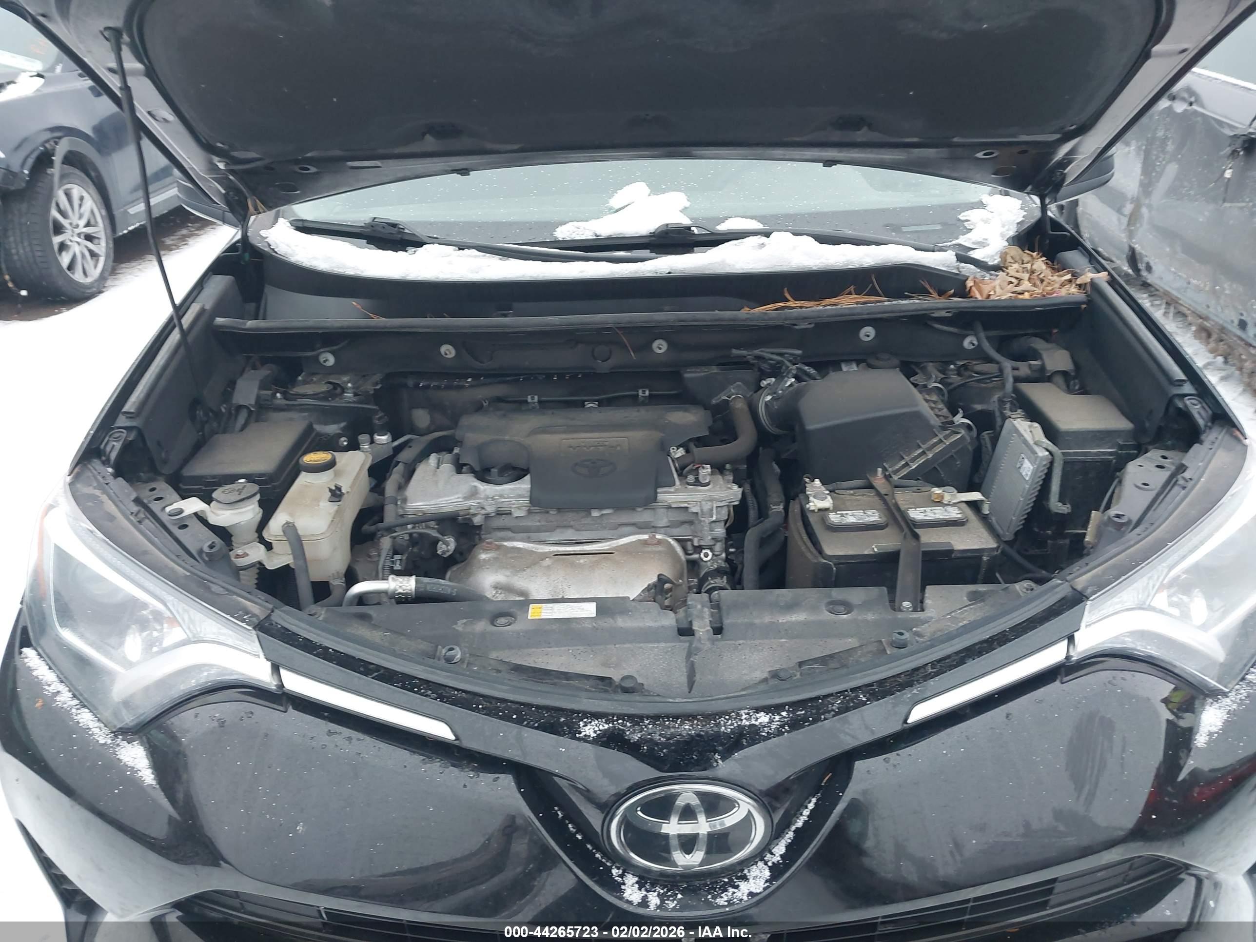 TOYOTA RAV4 image 10