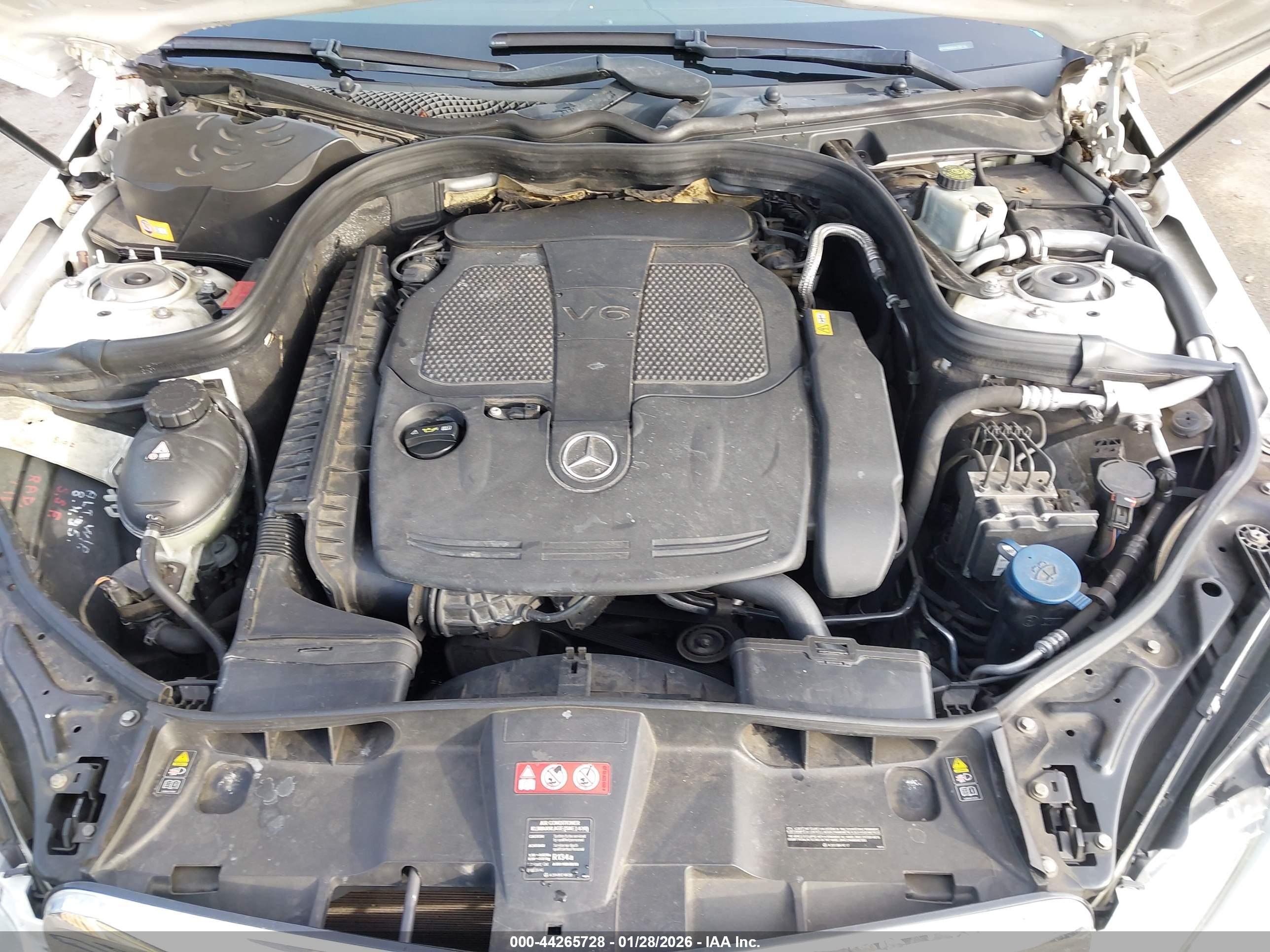 MERCEDES-BENZ E image 10
