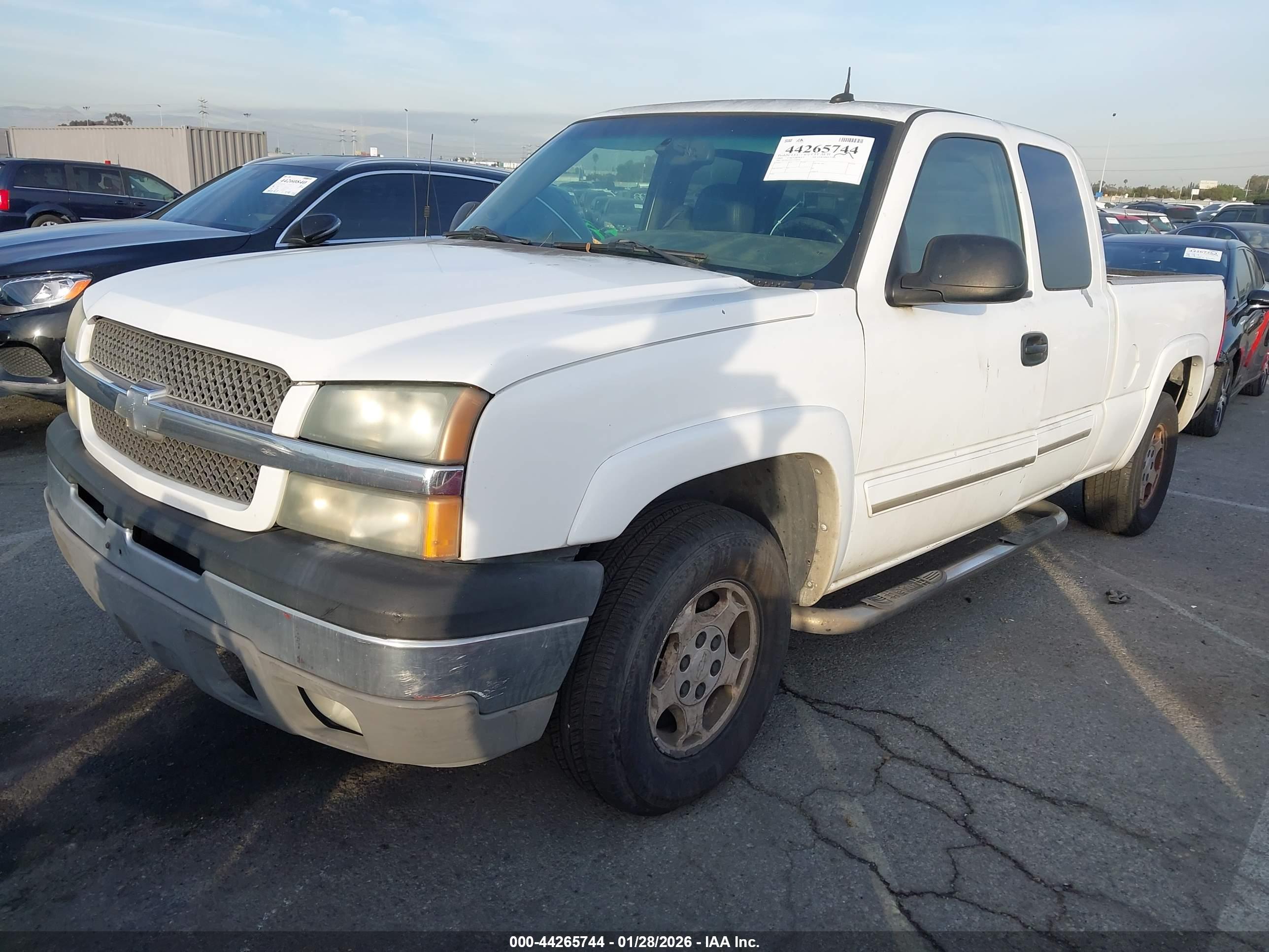 CHEVROLET SILVERADO image 2