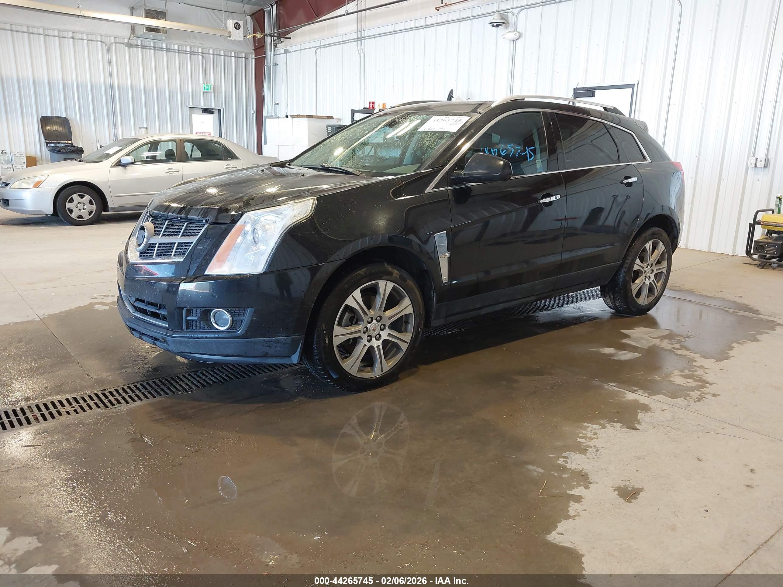 CADILLAC SRX image 2