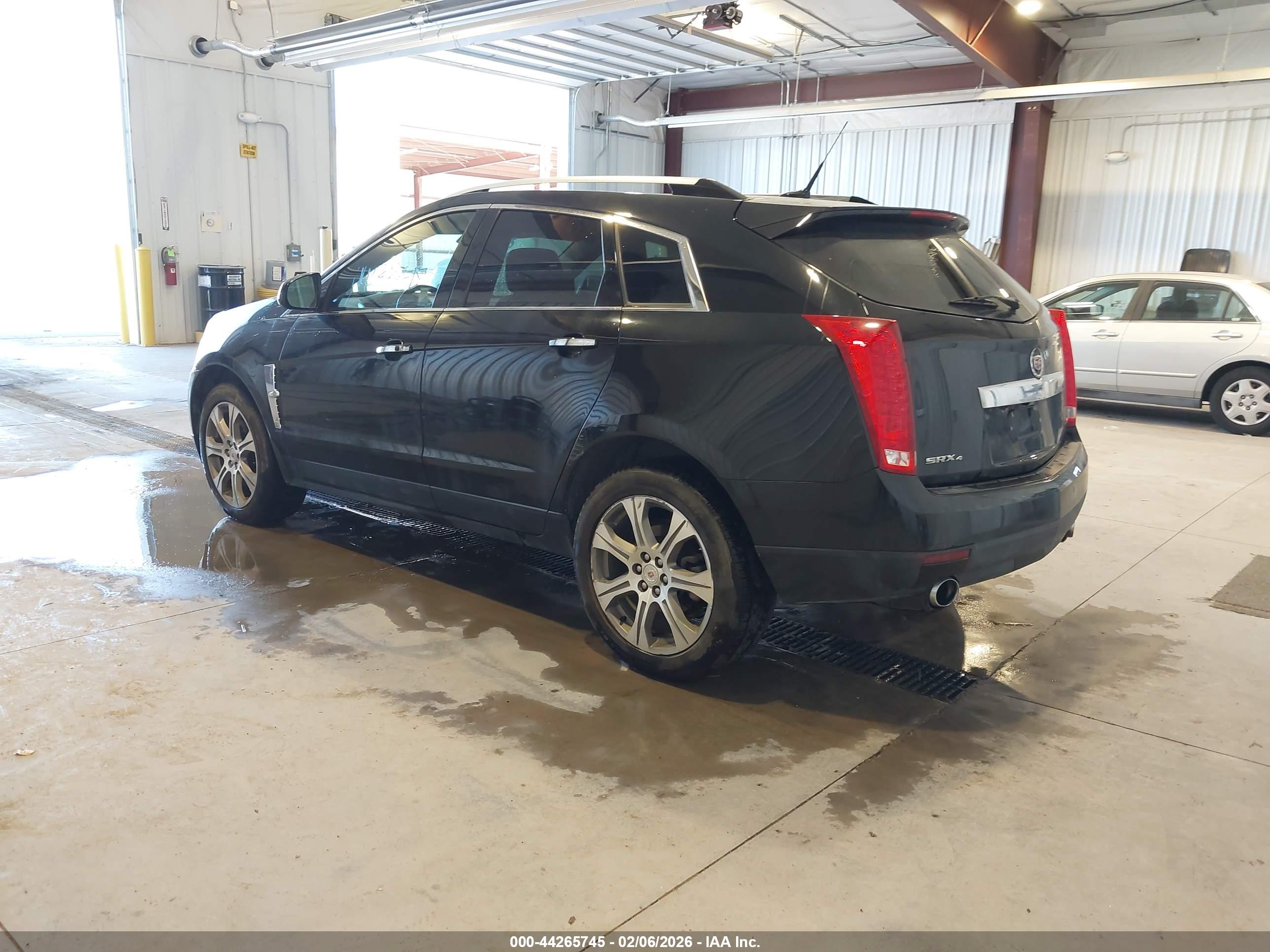 CADILLAC SRX image 3