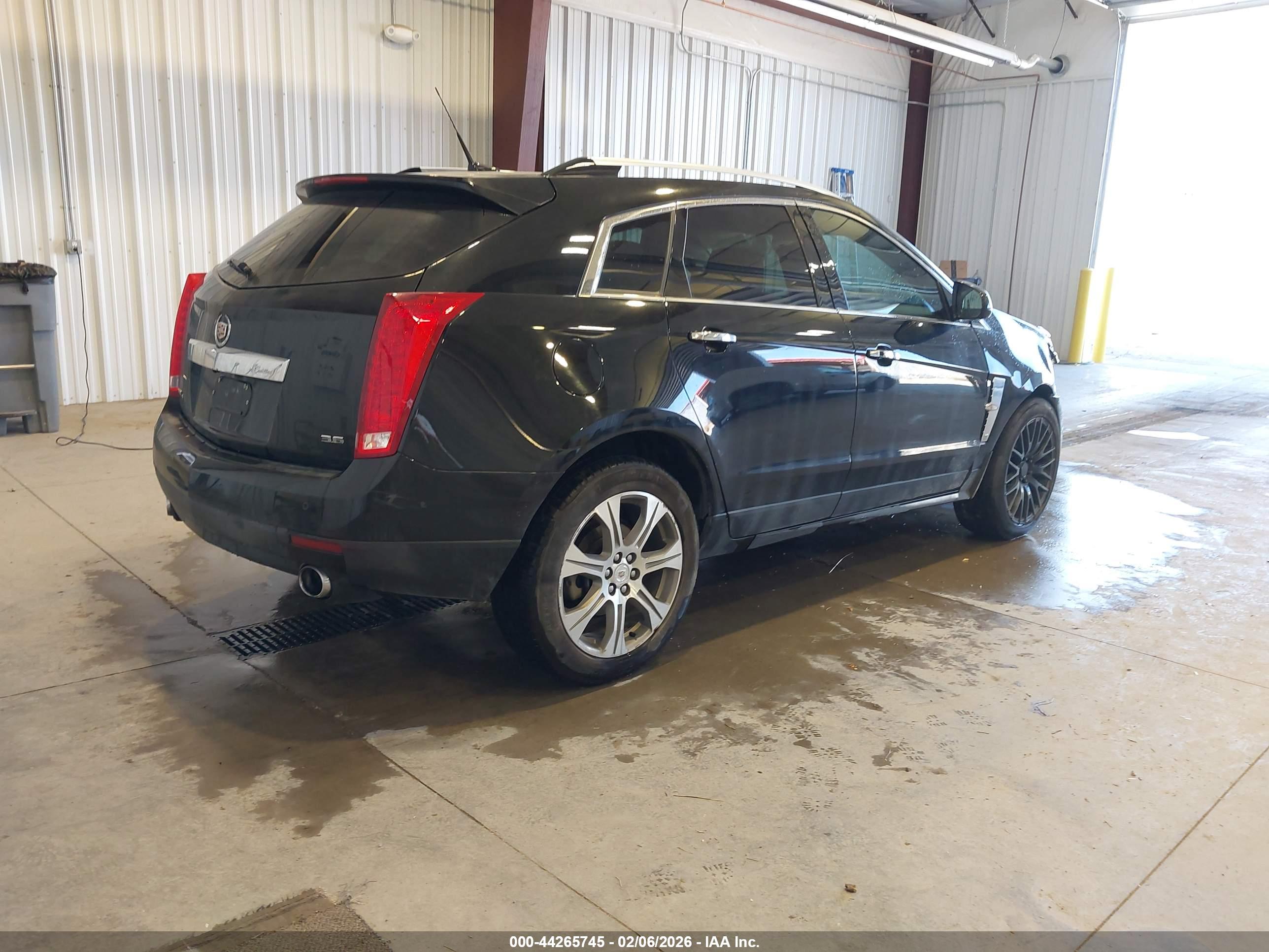 CADILLAC SRX image 4