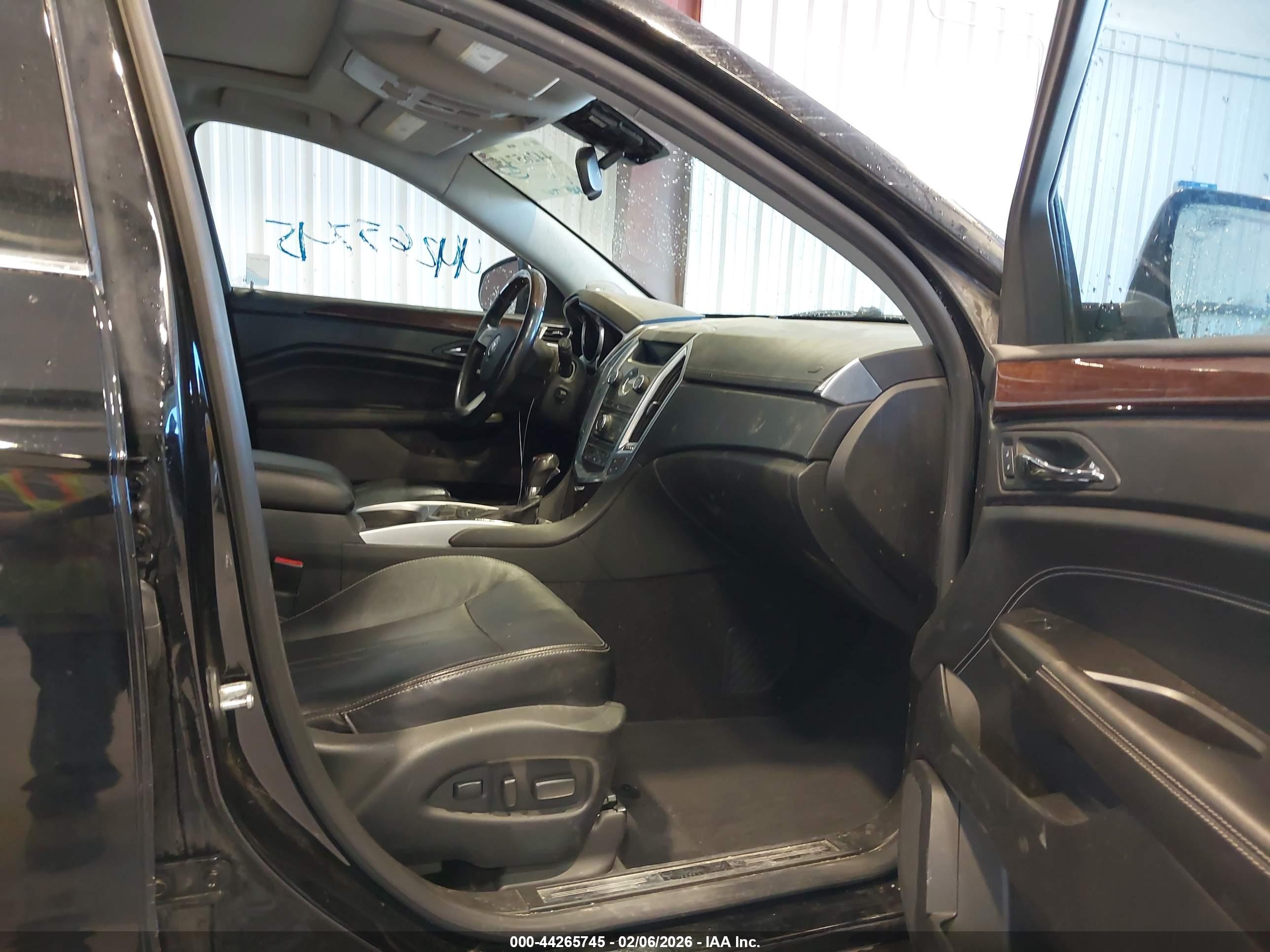 CADILLAC SRX image 5