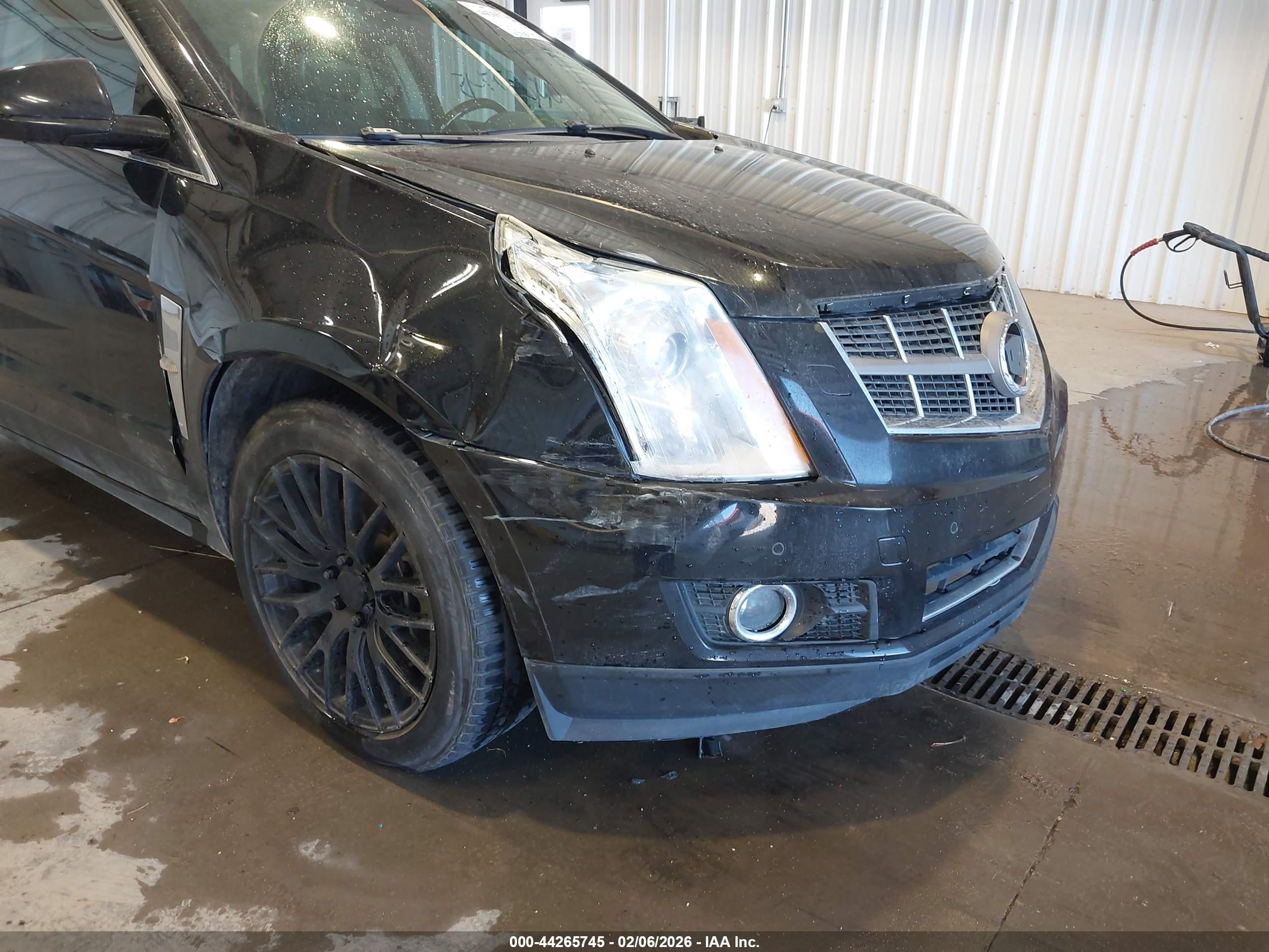 CADILLAC SRX image 6
