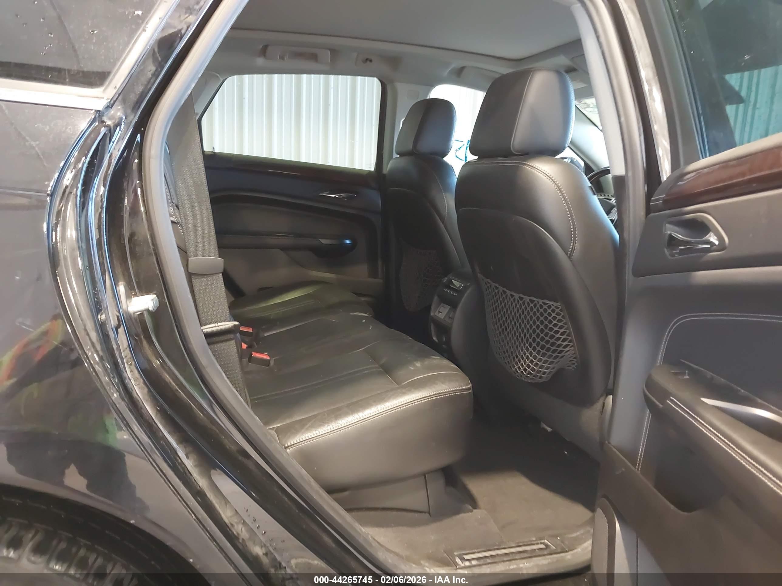 CADILLAC SRX image 8