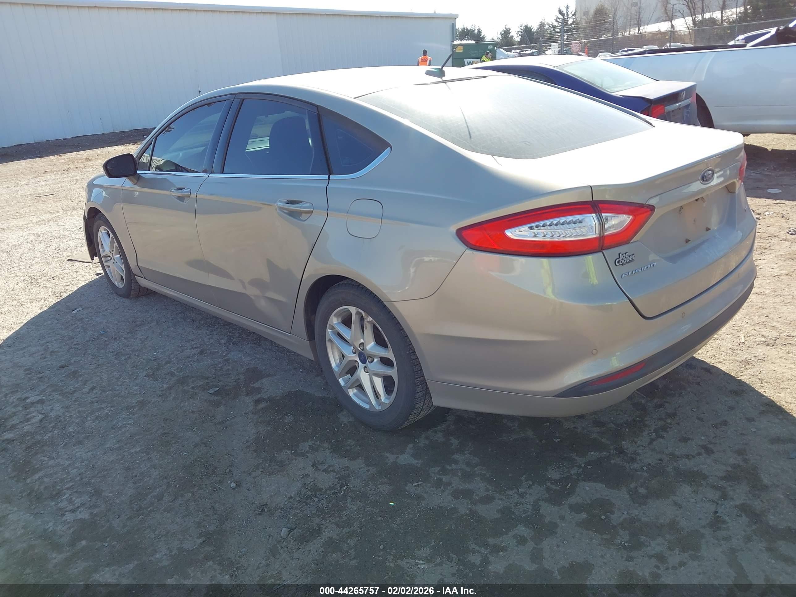 FORD FUSION image 3