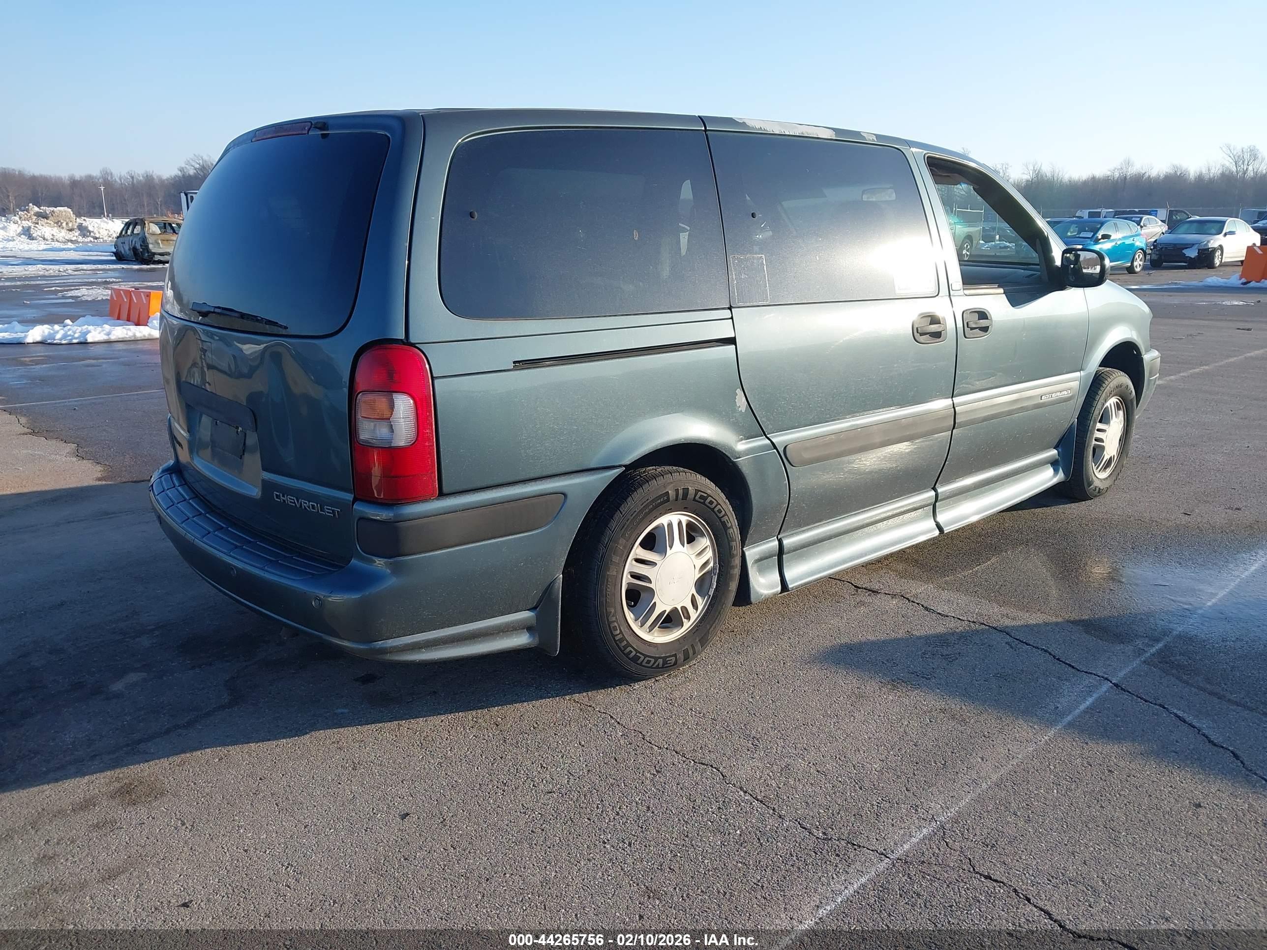 CHEVROLET VENTURE image 4