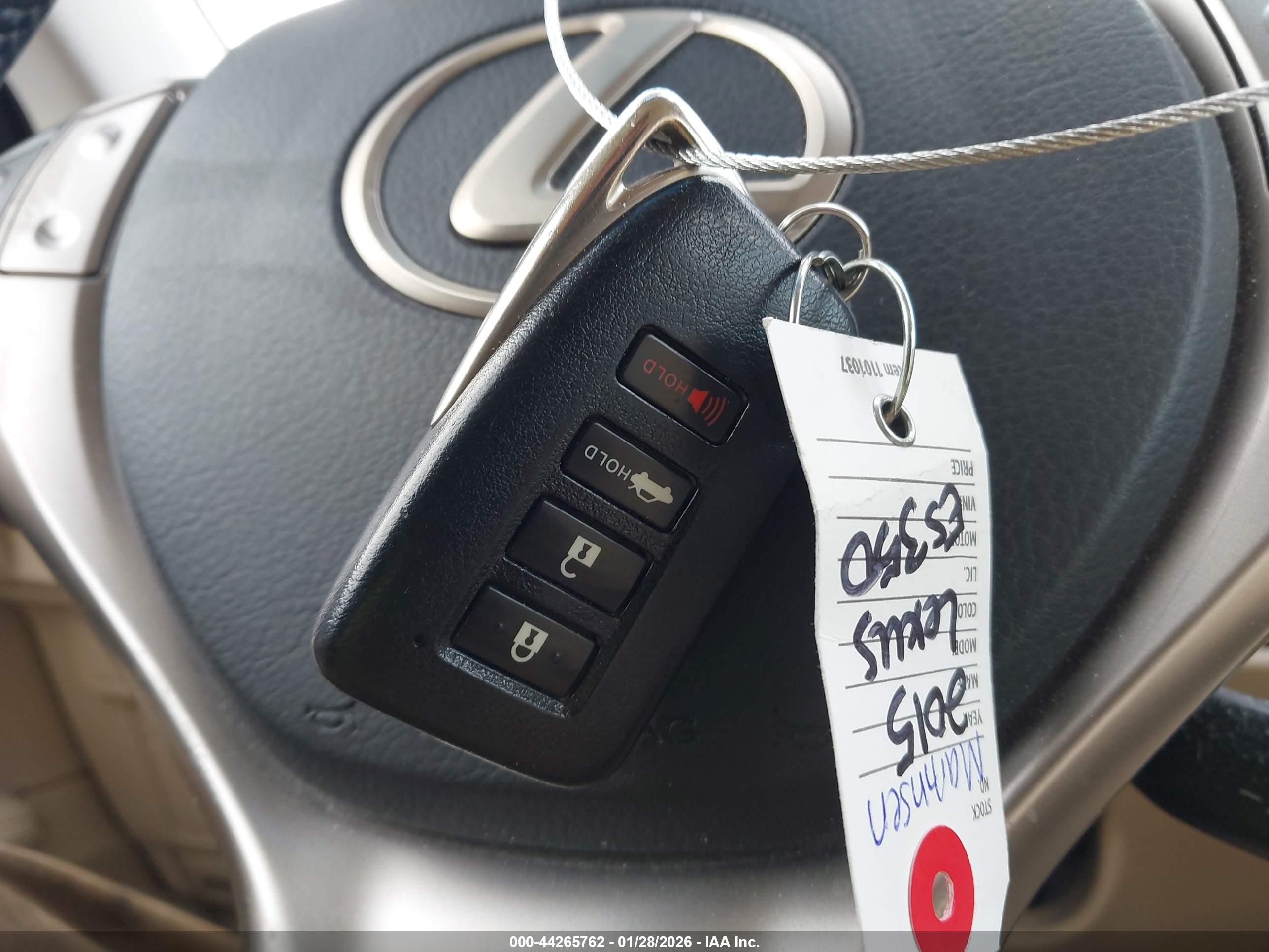 LEXUS ES image 11