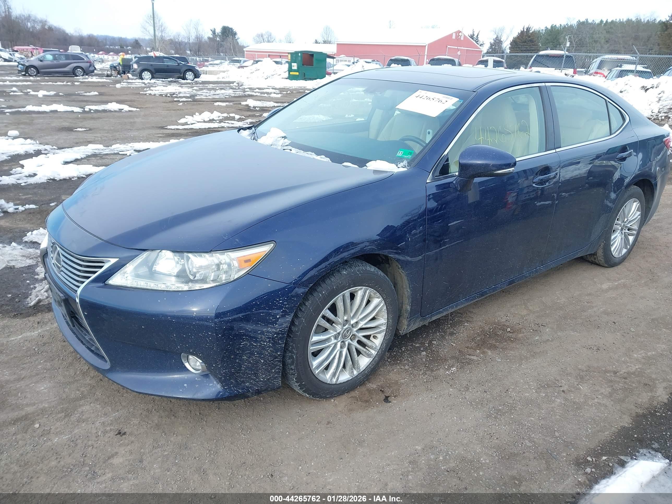 LEXUS ES image 2