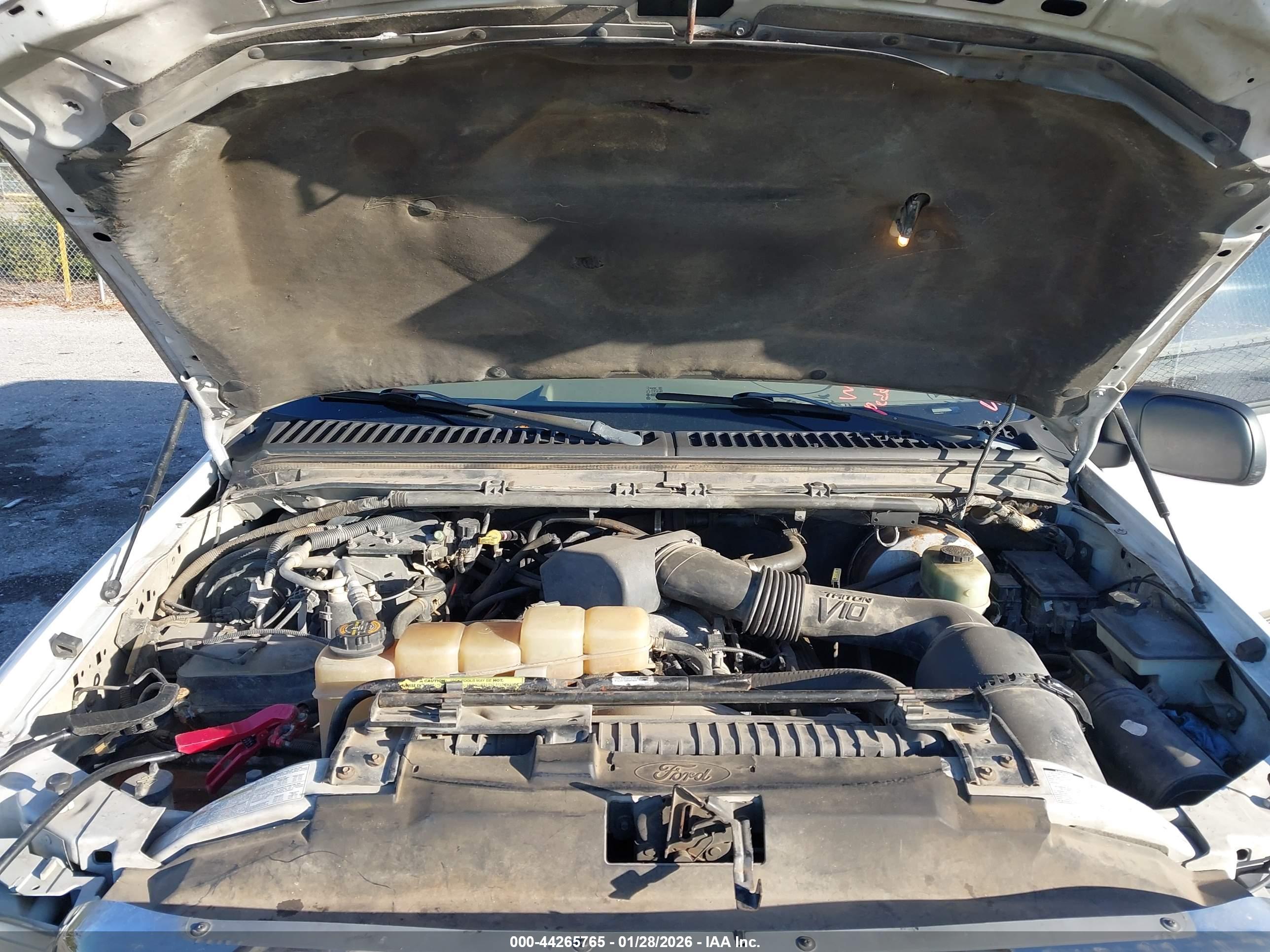 FORD EXCURSION image 10