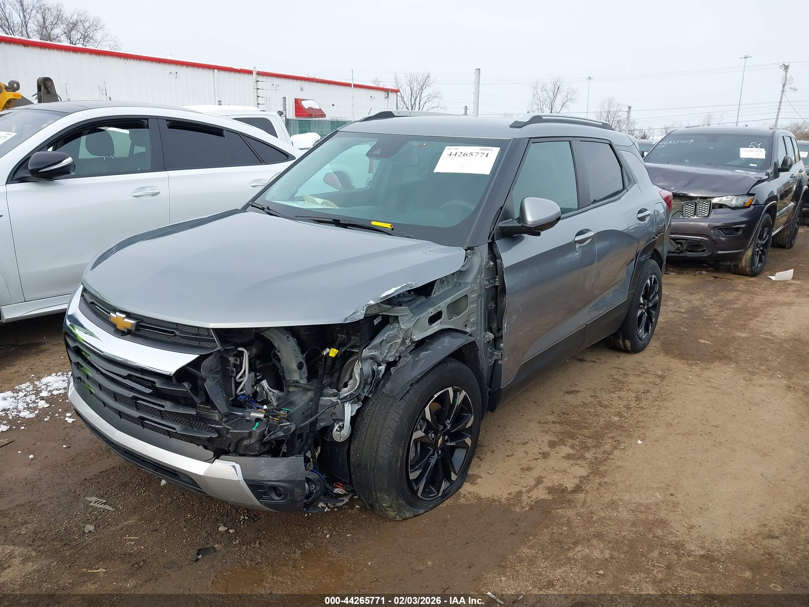 CHEVROLET TRAILBLAZER image 2