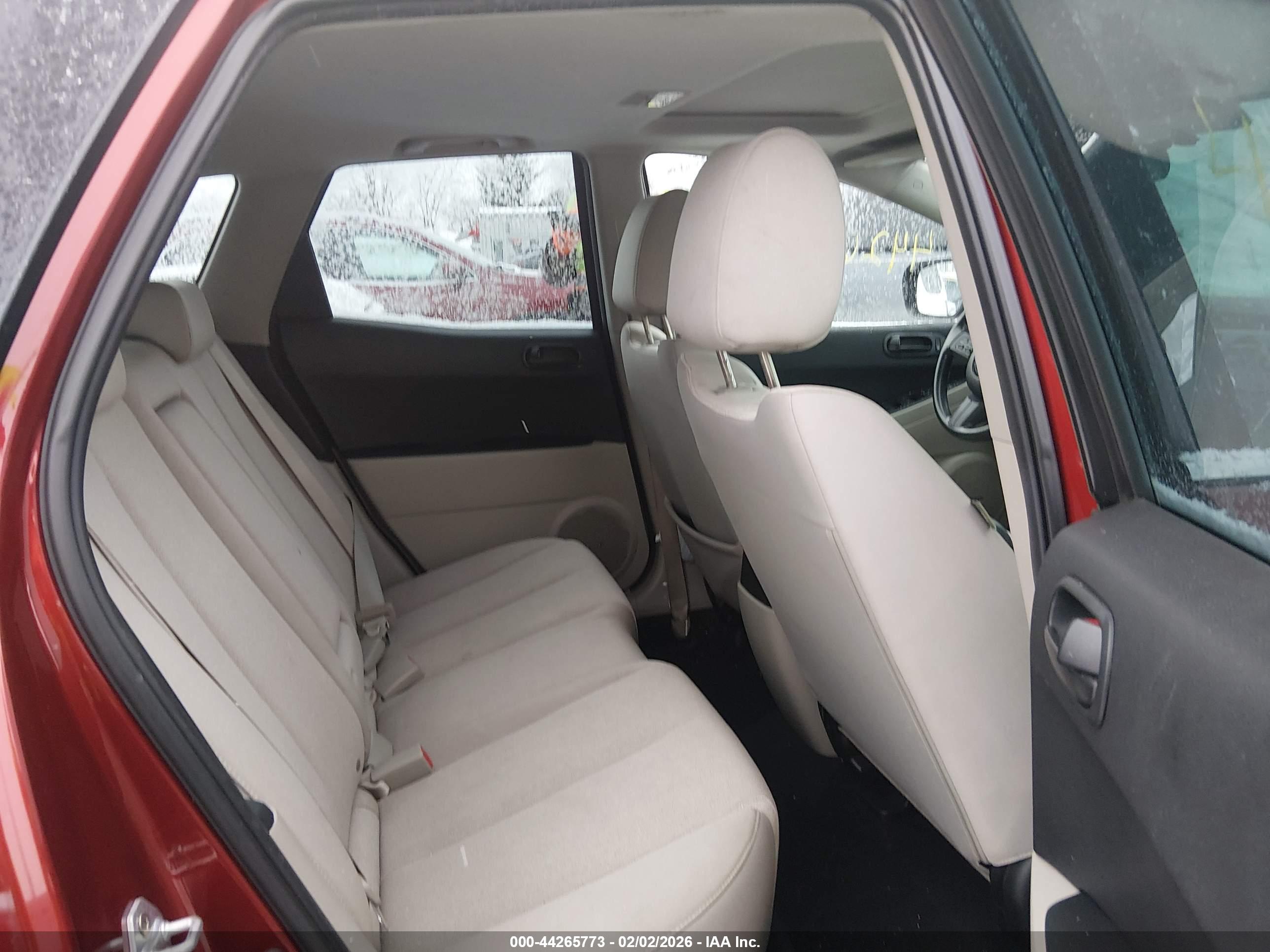 MAZDA CX-7 image 8