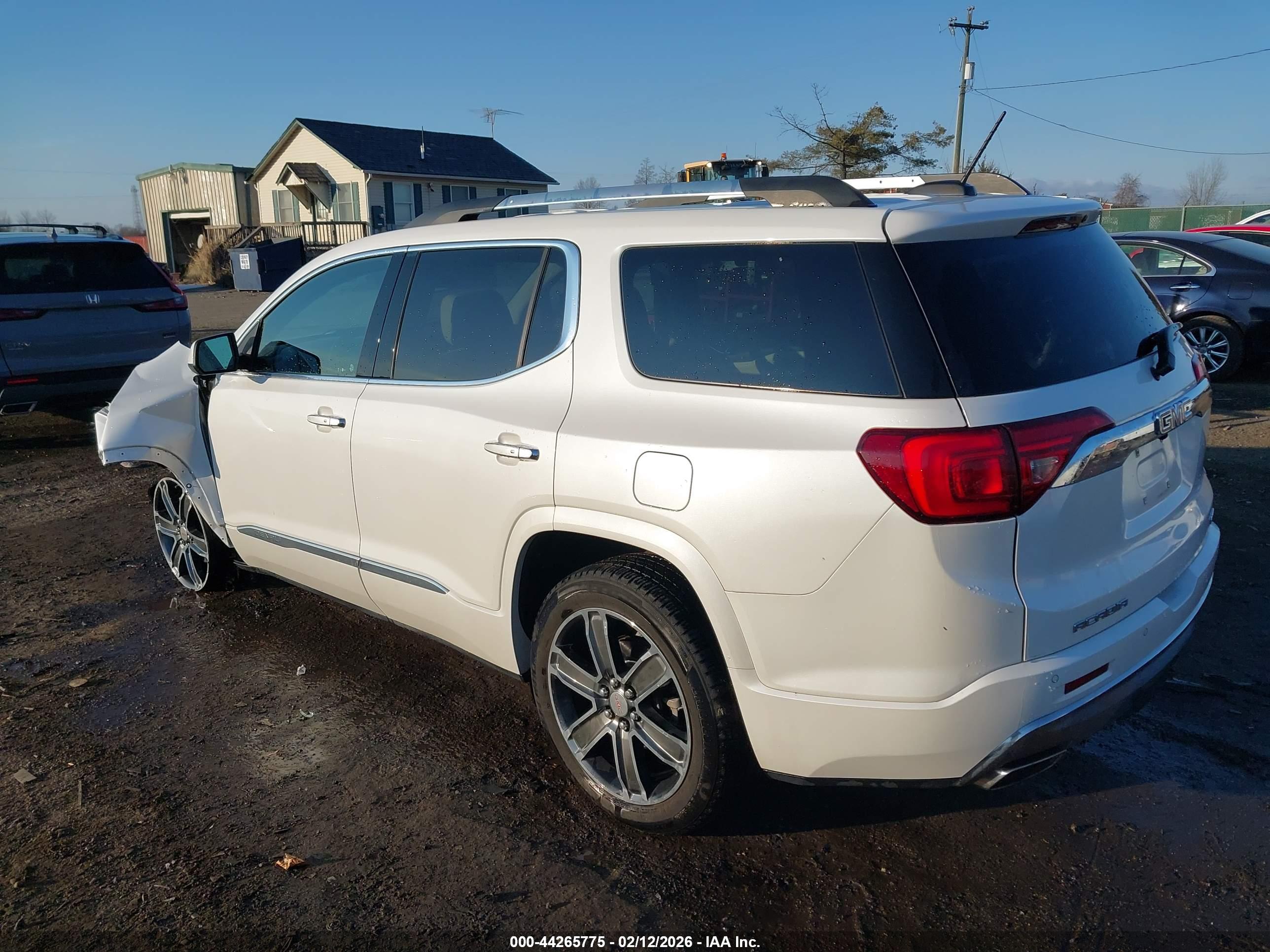 GMC ACADIA image 3