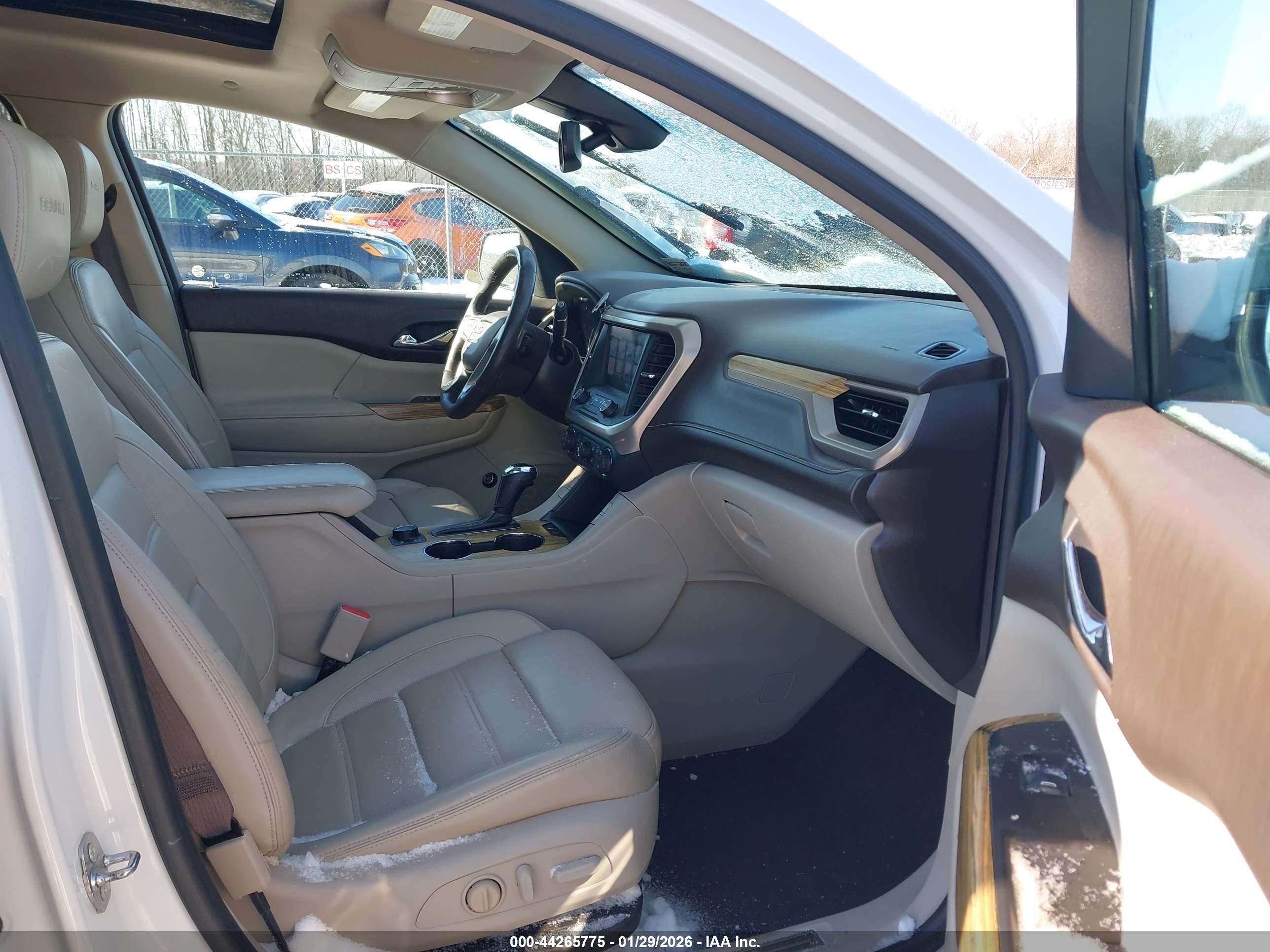 GMC ACADIA image 5